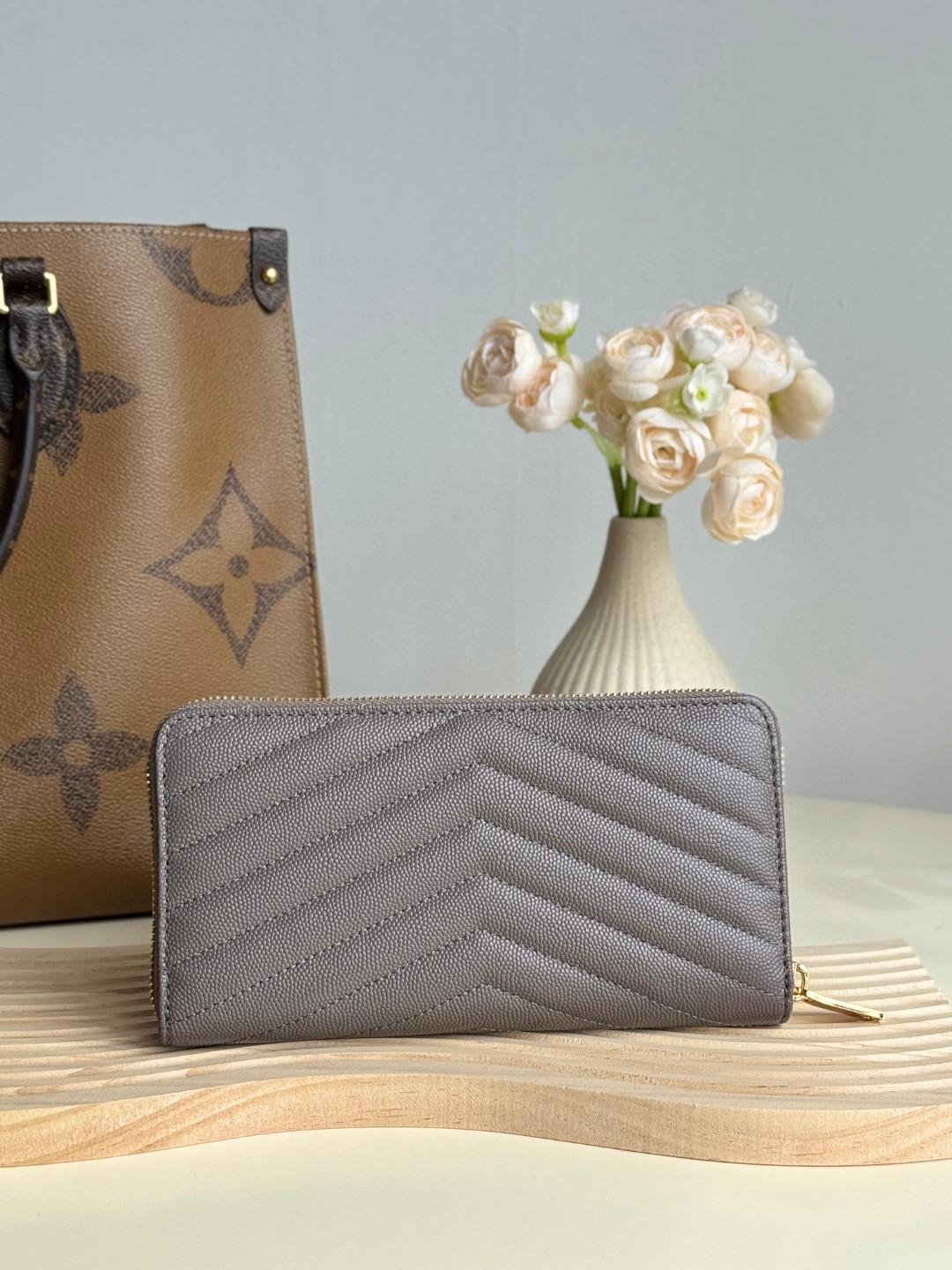 財布 24SS イヴ サンローラン 財布 小銭入れWallet? 2411MXJ270-YSL