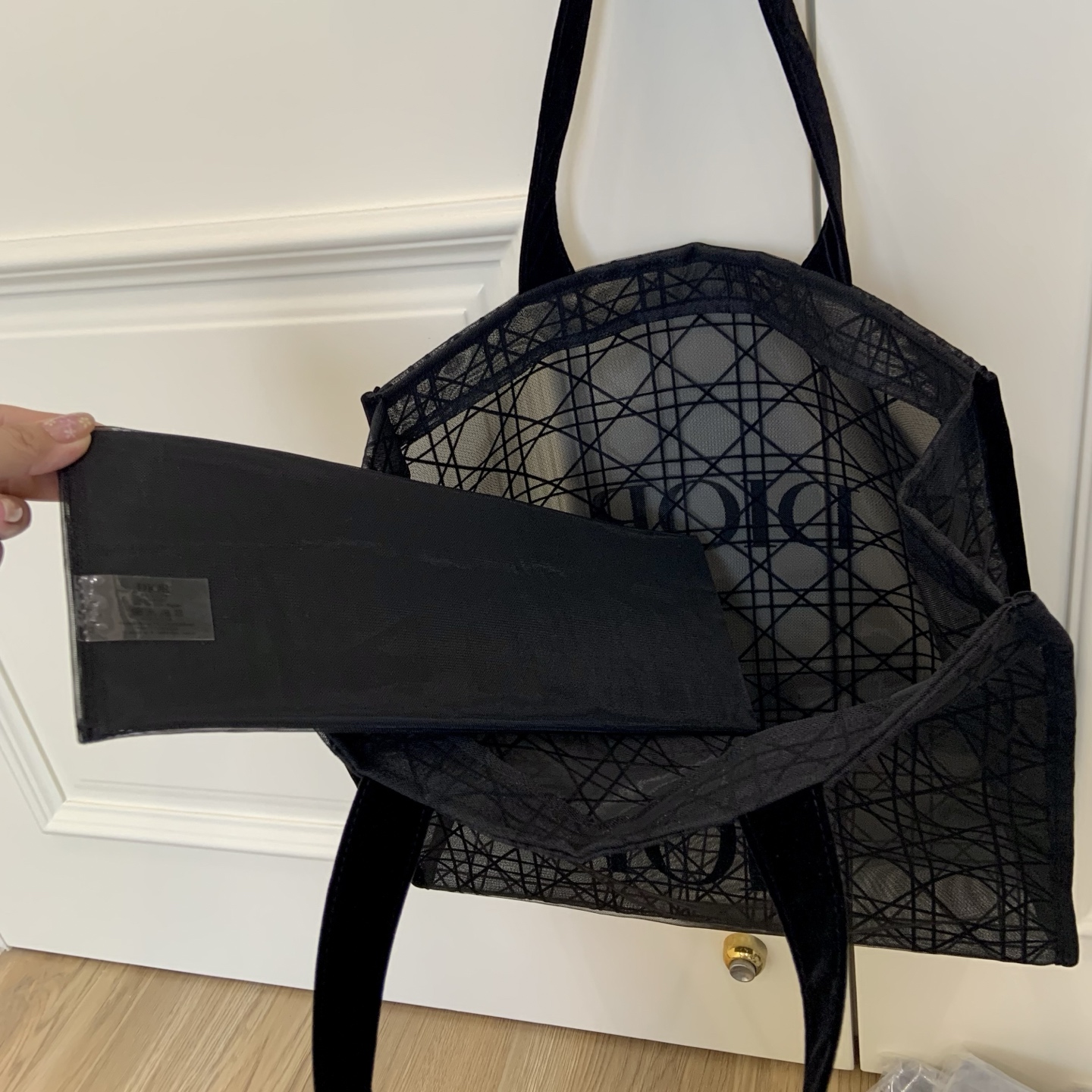 DIOR限定プレゼント!レーストートバッグが高級感抜群|マミーバッグにも最適 2505
