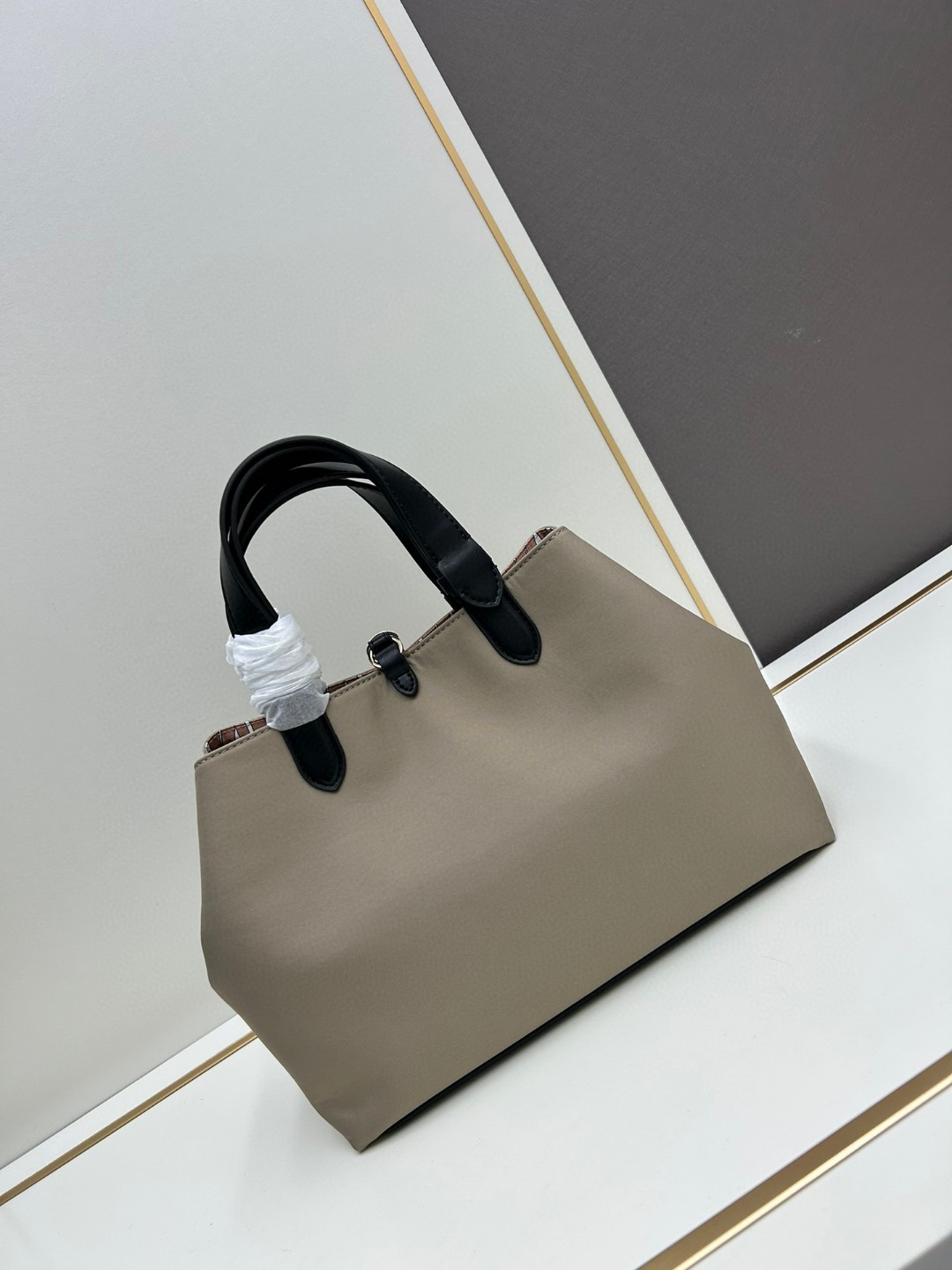 鞄 24SS クリスチャンディオールカバン ハンドバッグ 2411