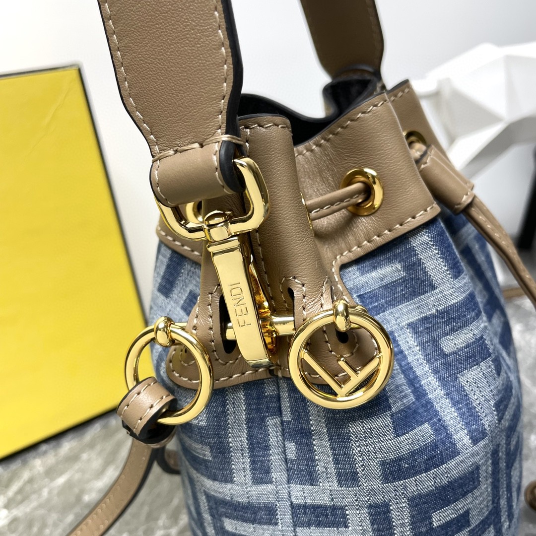 鞄 24SS フェンディカバン ハンドバッグ