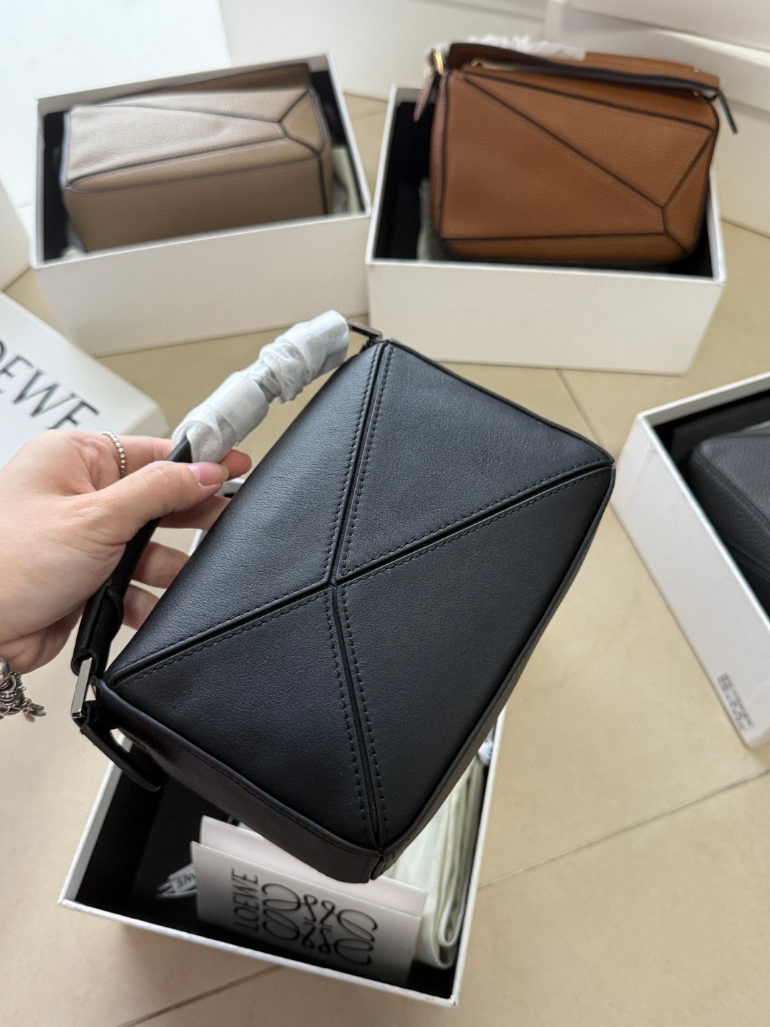 鞄 24SS ロエベ カバン ハンドバッグ 2411
