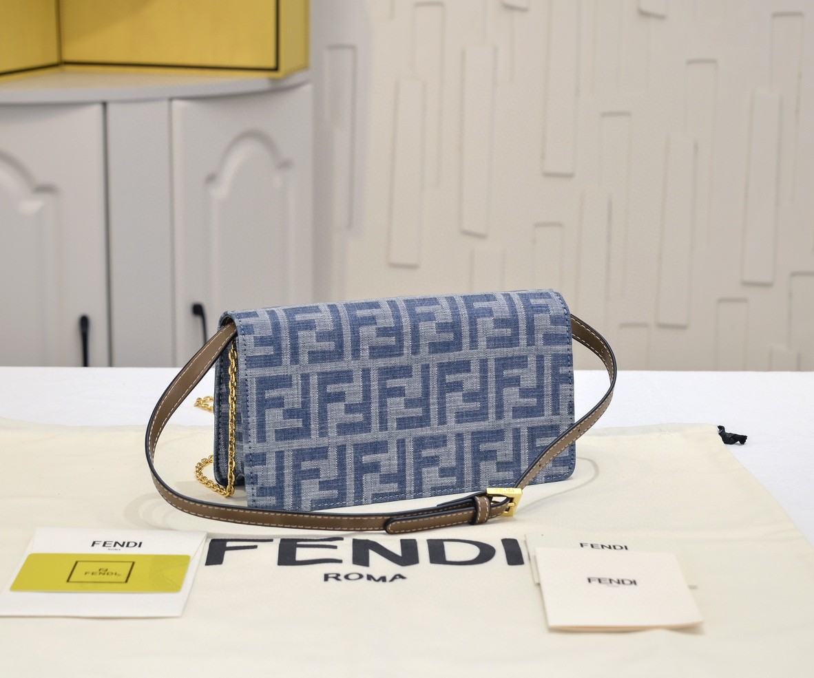 24SS フェンディ 高品質 ハンドバッグ 鞄 カバン