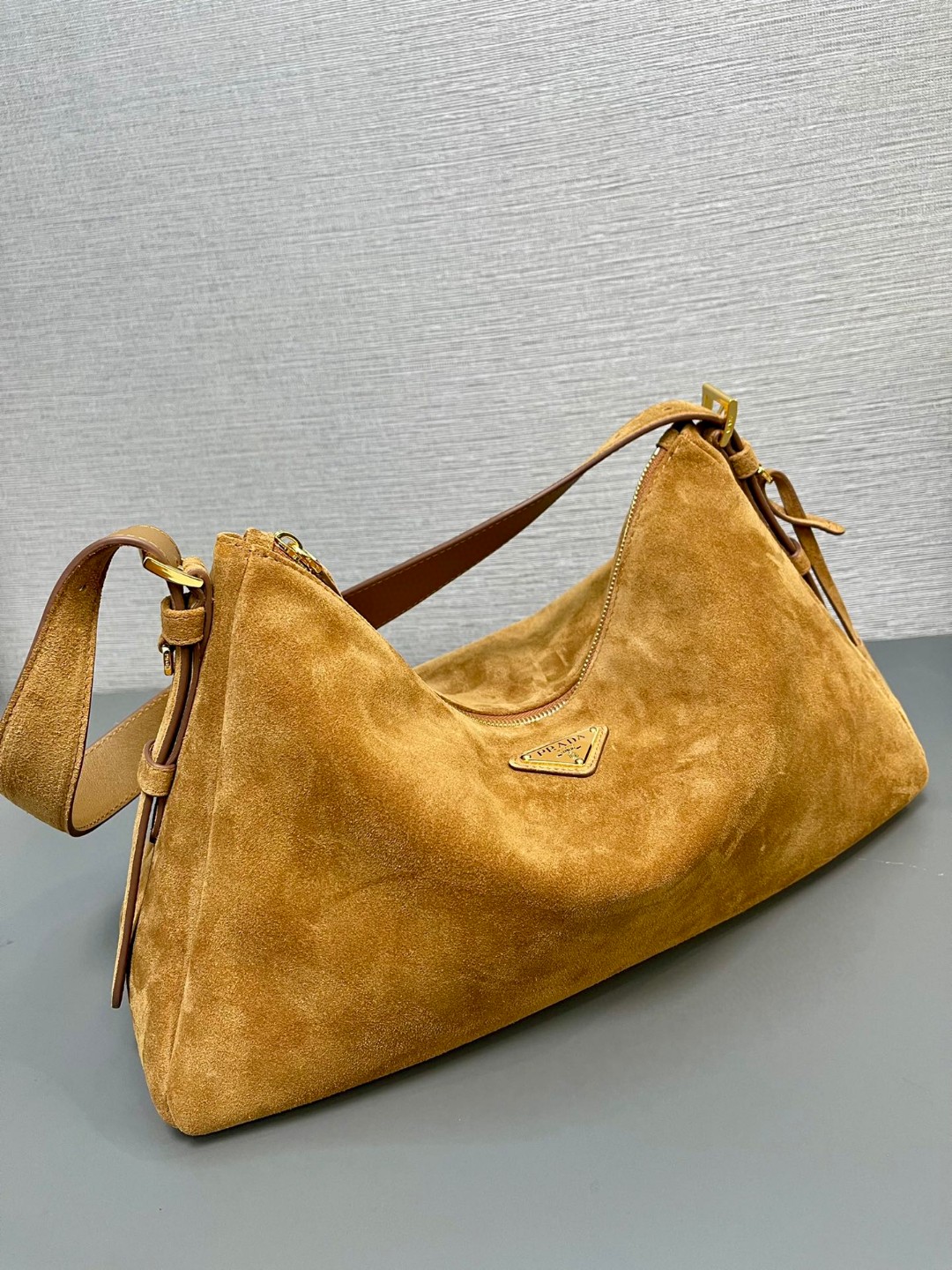 鞄 24SS プラダ カバン ハンドバッグ