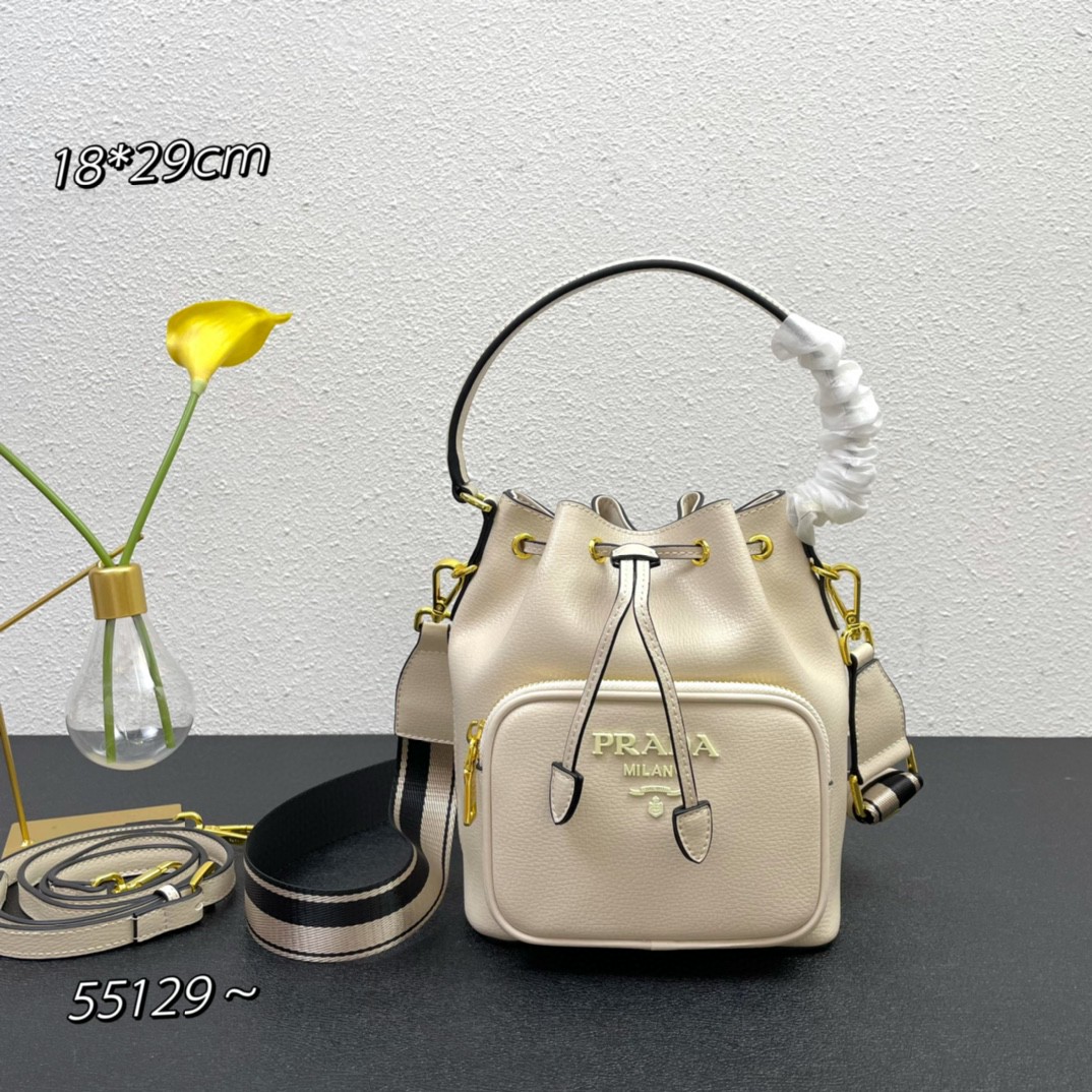 2024新品 プラダ バッグ 鞄 カバン2405