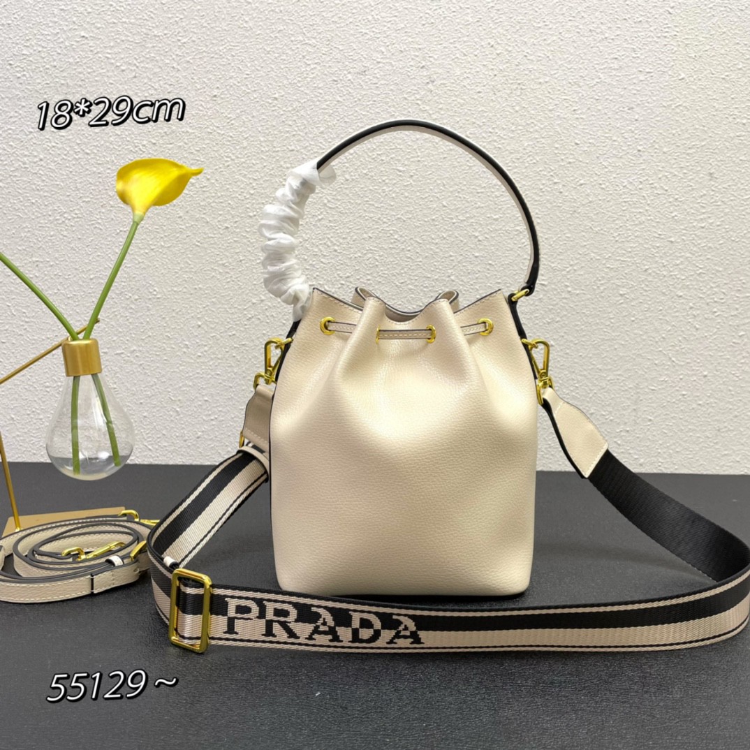 2024新品 プラダ バッグ 鞄 カバン2405