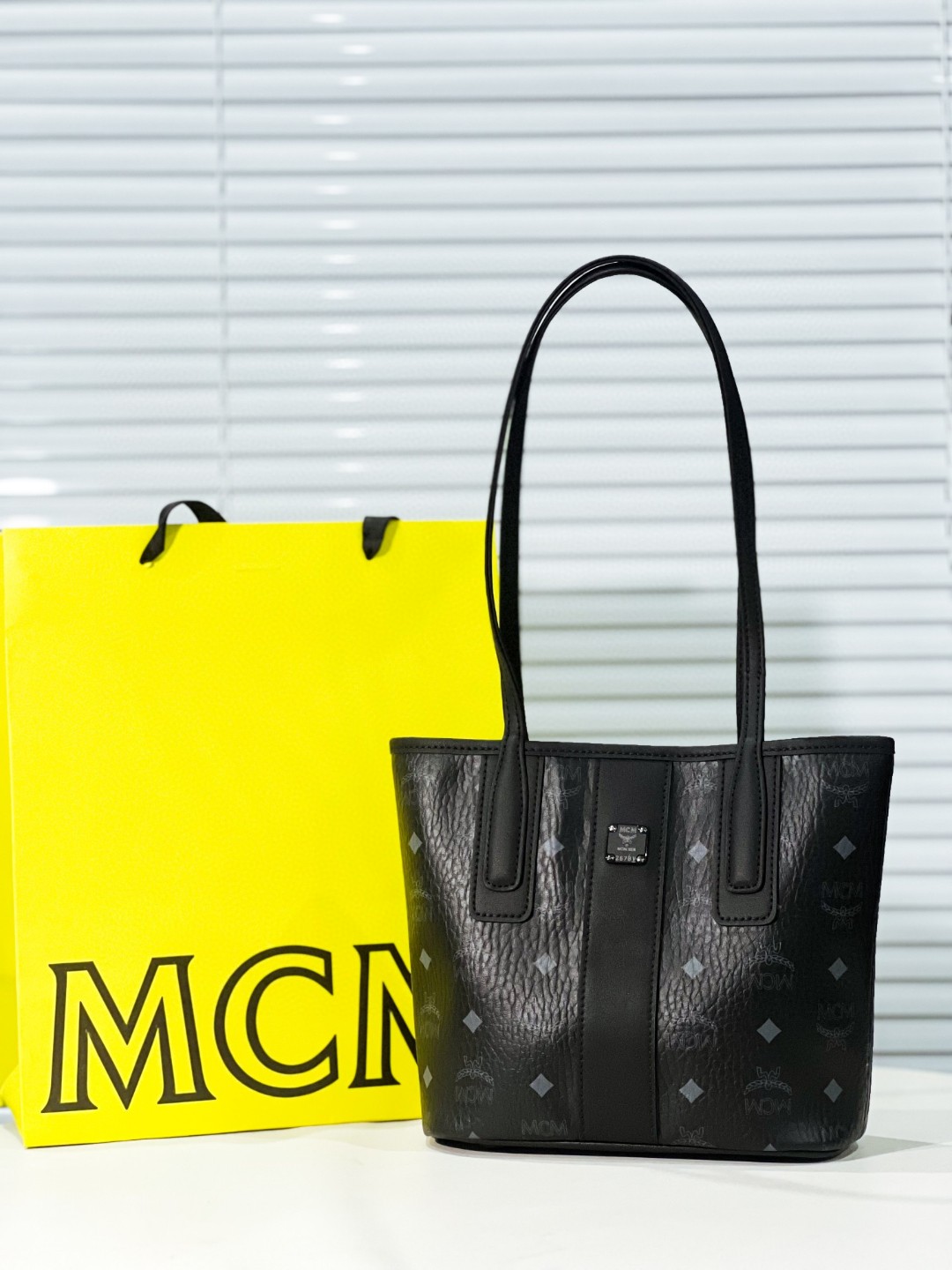 2024 MCM エムシーエム バッグ 鞄 カバン2405MCMQBJ00