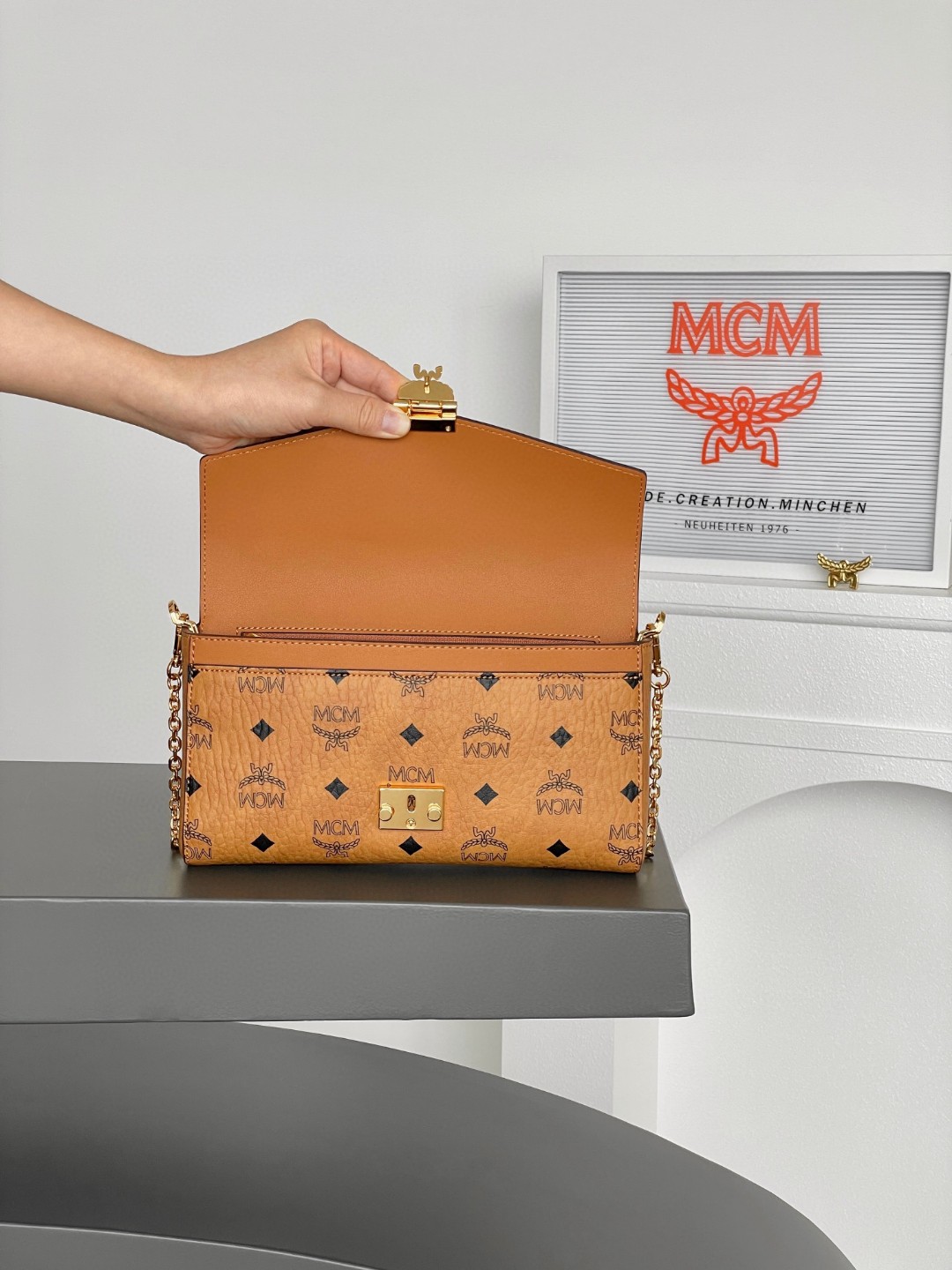 2024 MCM エムシーエム バッグ 鞄 カバン