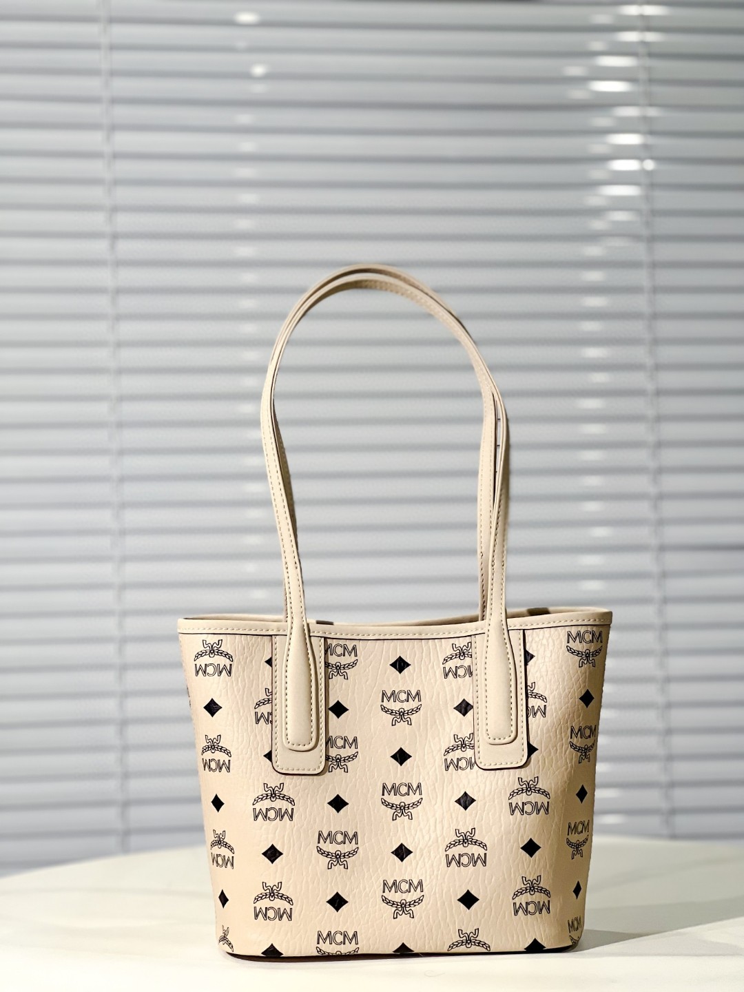 2024 MCM エムシーエム バッグ 鞄 カバン2405MCMQBJ00-2