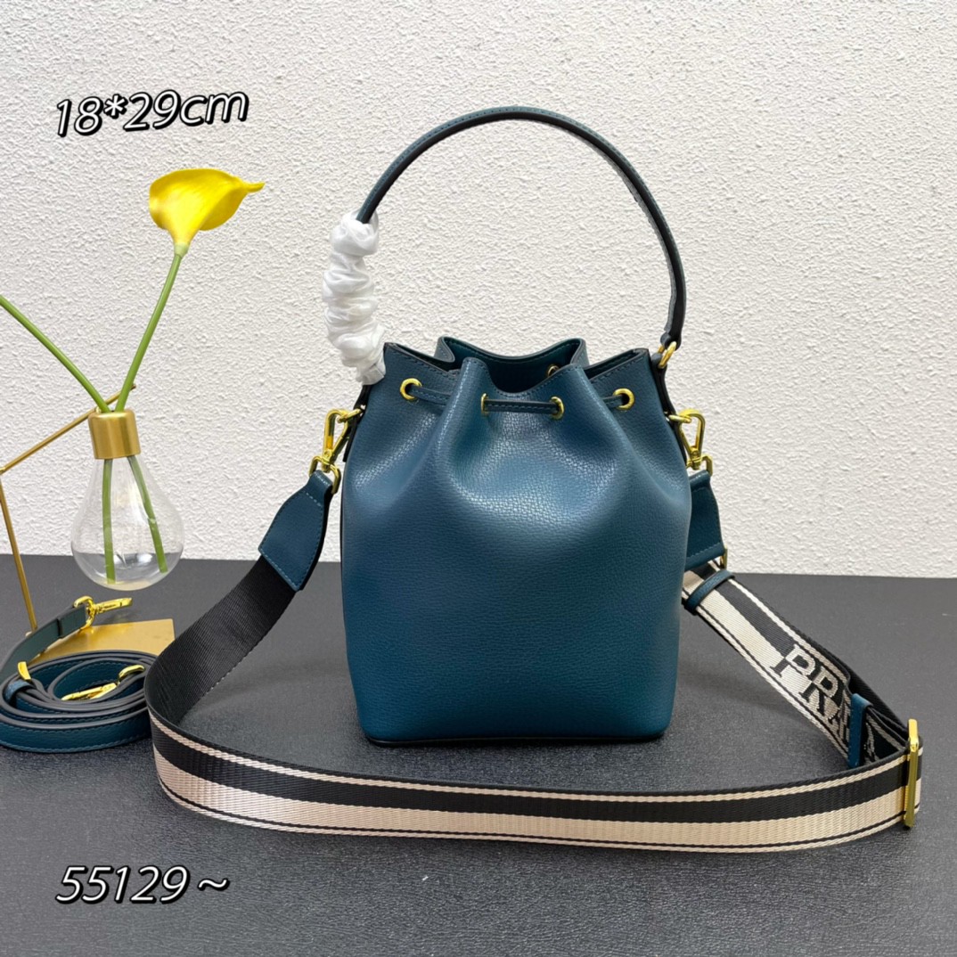 2024新品 プラダ バッグ 鞄 カバン2405