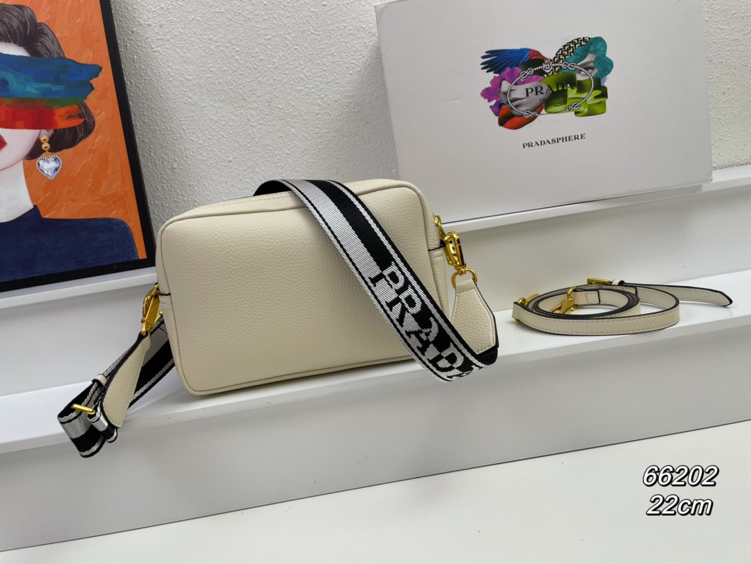 2024新品 プラダ バッグ 鞄 カバン2405