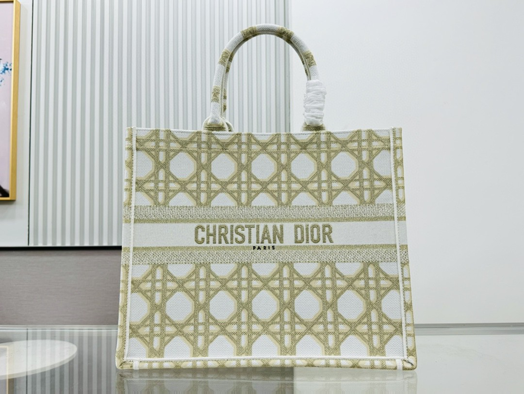 24SSクリスチャンディオール Book Tote ハンドバッグ 42 CM 2404DAJ00