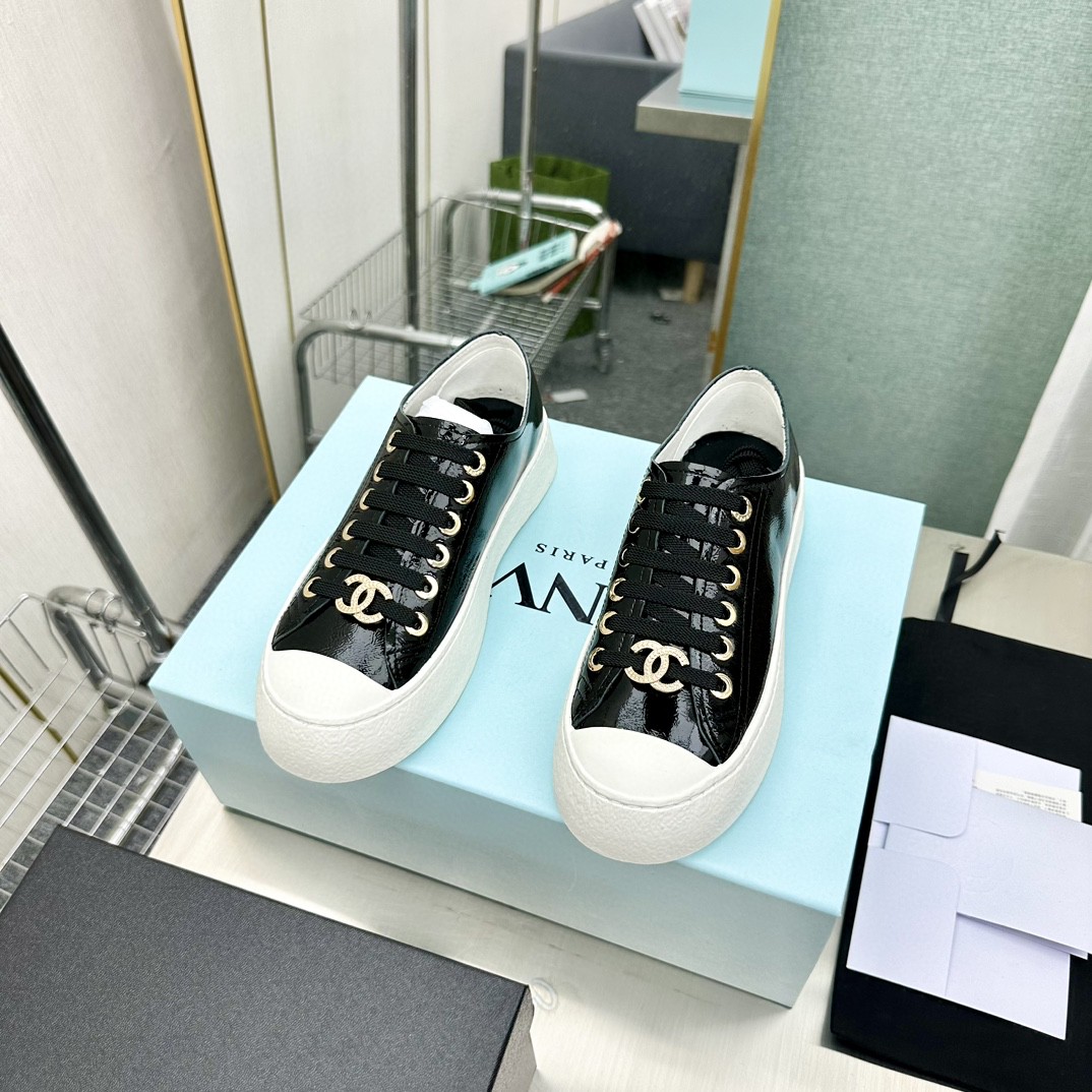 シャネル 【靴】 2024超美品 スニーカー レースアップ?