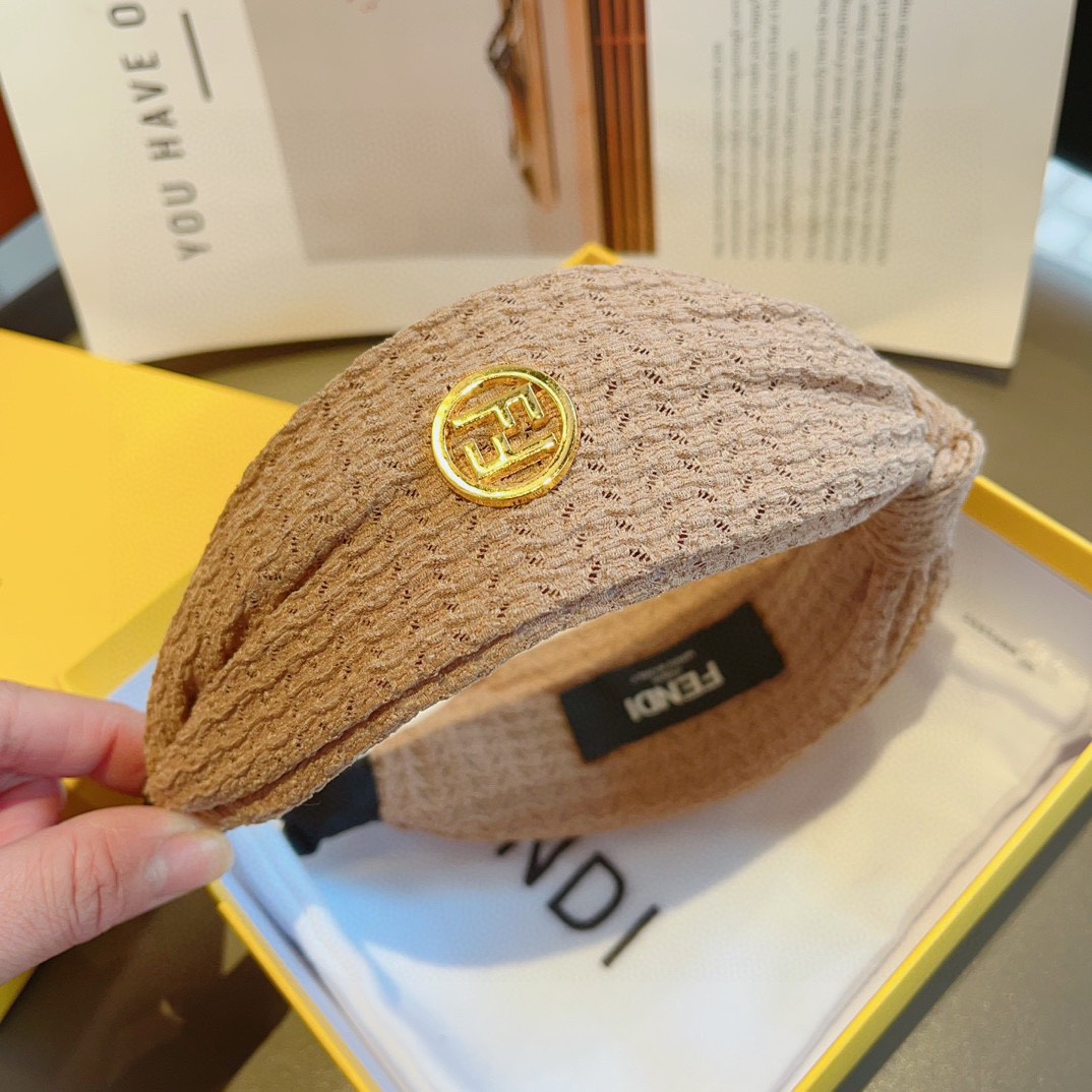 フェンディ 秋冬新品 小物 髪飾り カチューシャ