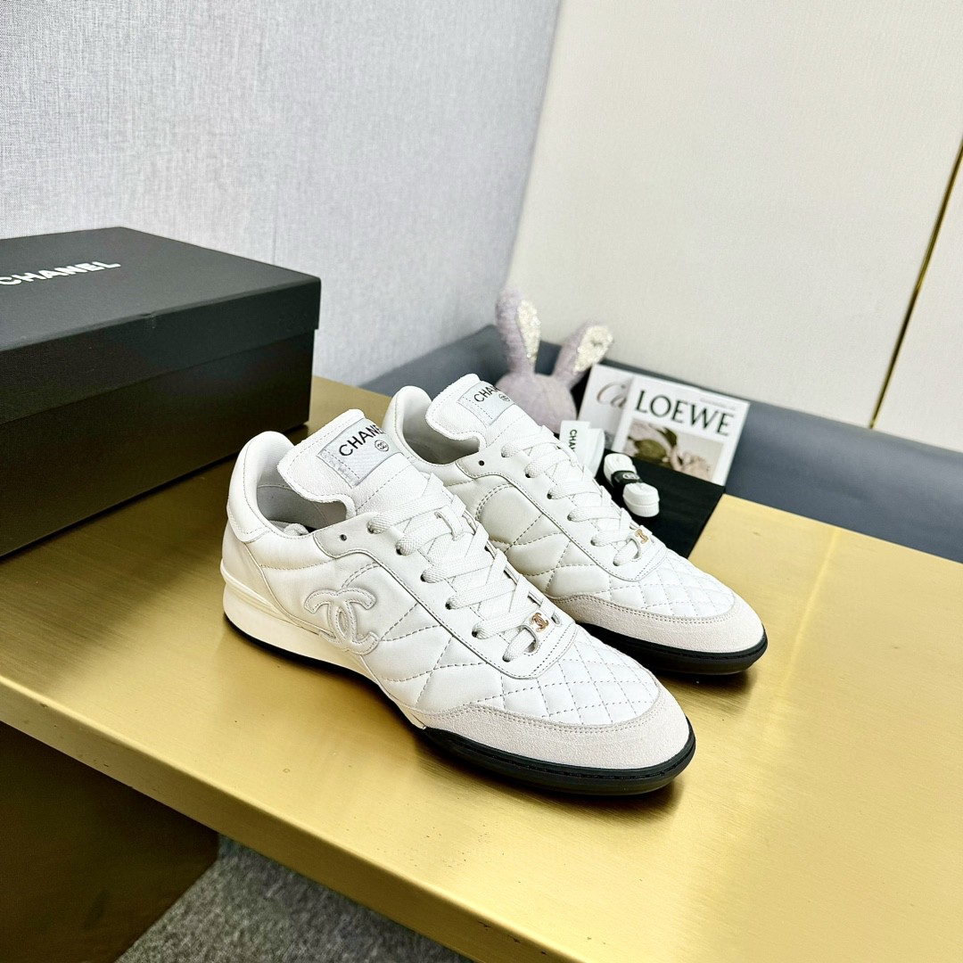 シャネル 【靴】 2024超美品 スニーカー レースアップ?