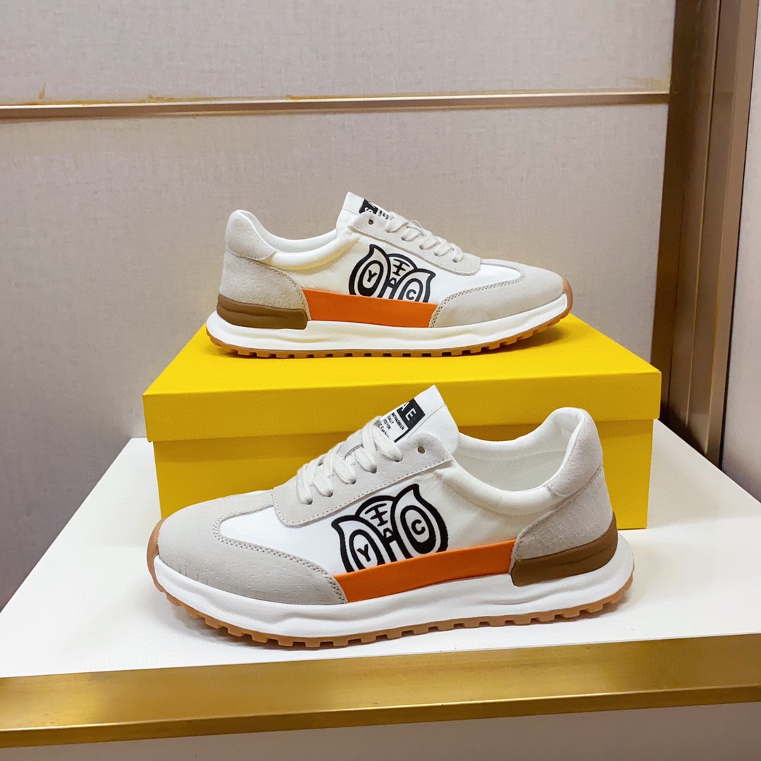 フェンディ スニーカー レースアップ 男性?