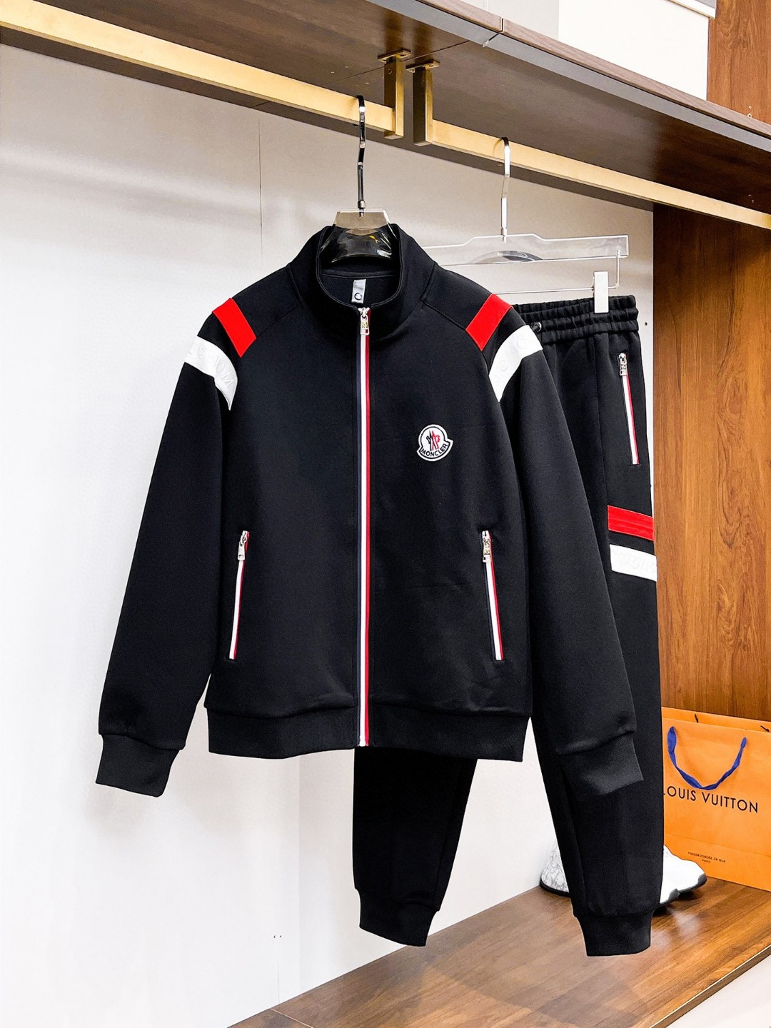 モンクレール 2024年秋冬服 スウェットセットアップ 上下服