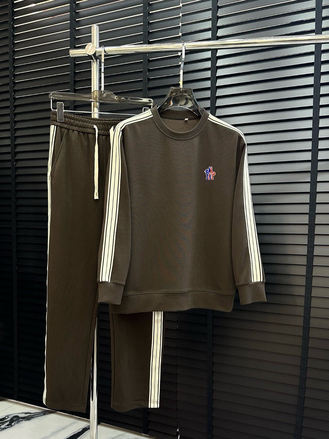 モンクレール 2024年秋冬服 スウェットセットアップ 上下服