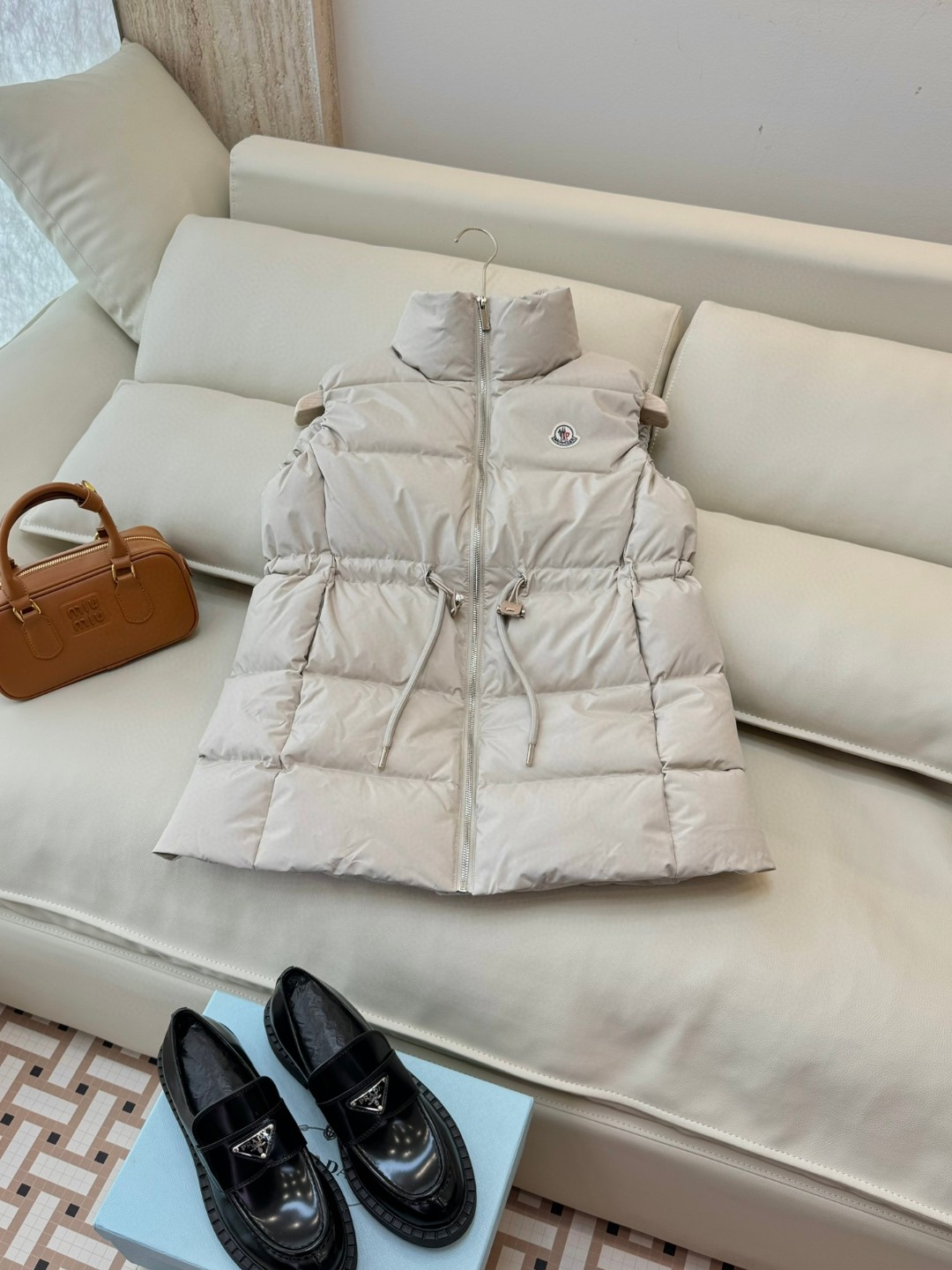 モンクレール 2024年秋冬服 ダウンベスト ダウンのチョッキ  レディース