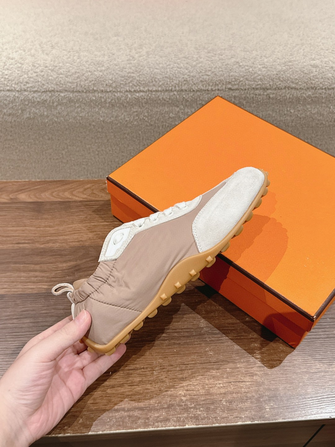 24SS 靴 エルメス スニーカ シューズ 男女兼着
