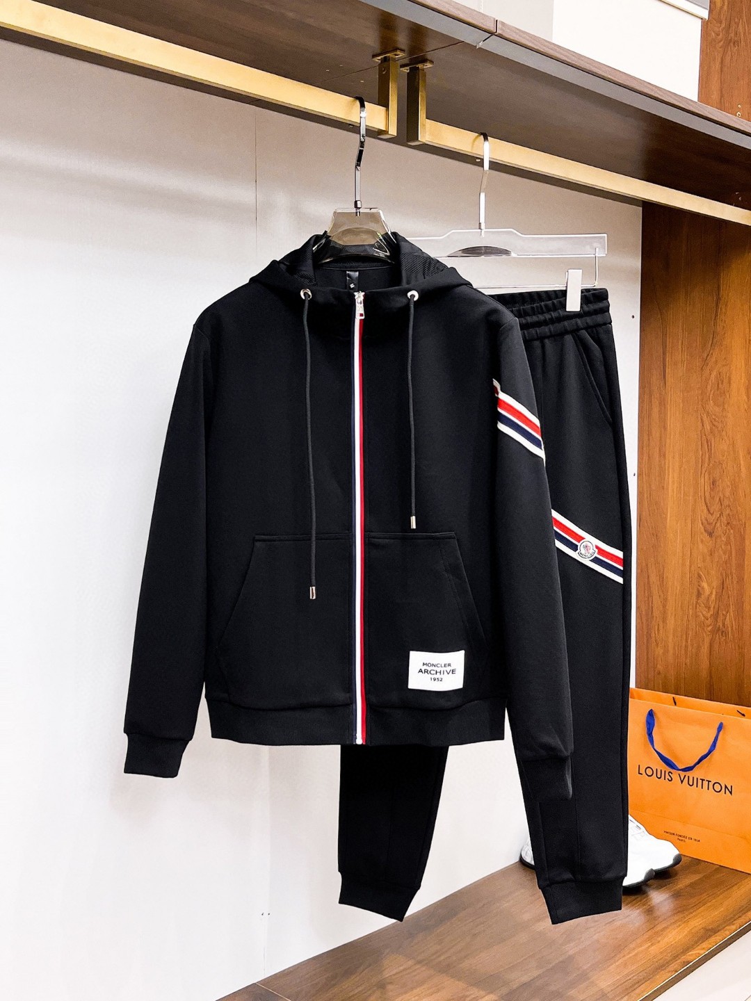 モンクレール 2024年秋冬服 スウェットセットアップ 上下服