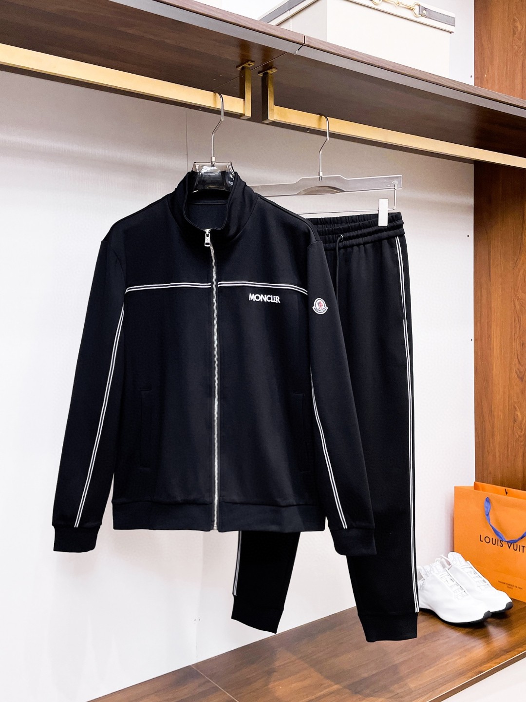 モンクレール 2024年秋冬服 スウェットセットアップ 上下服