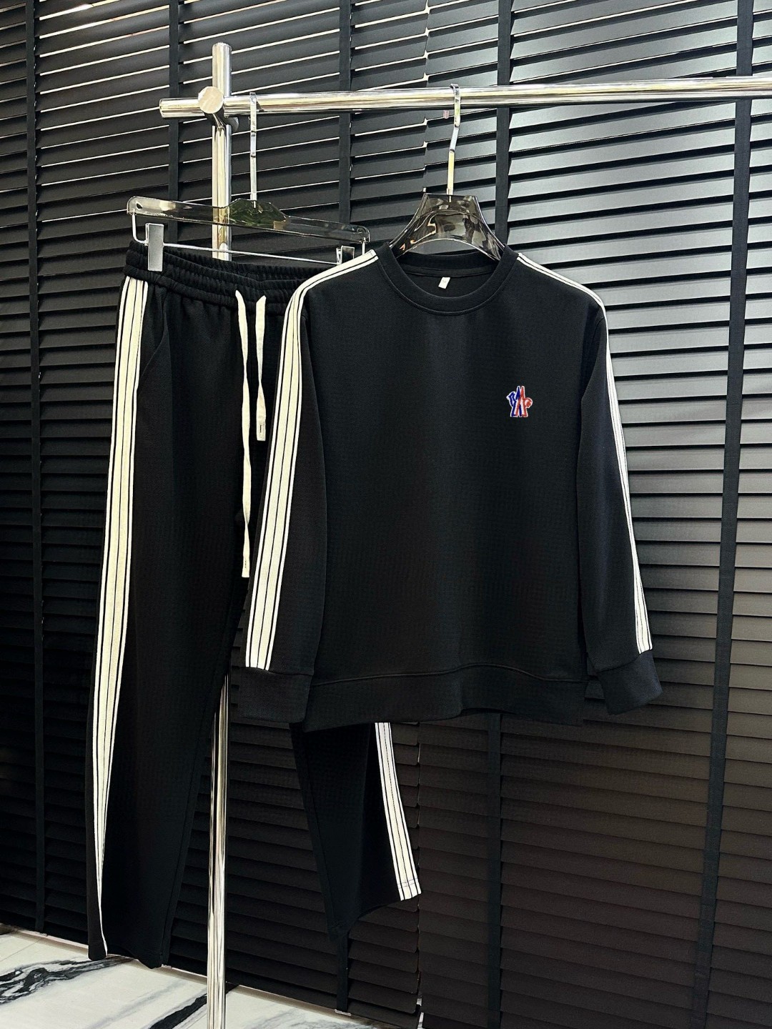 モンクレール 2024年秋冬服 スウェットセットアップ 上下服