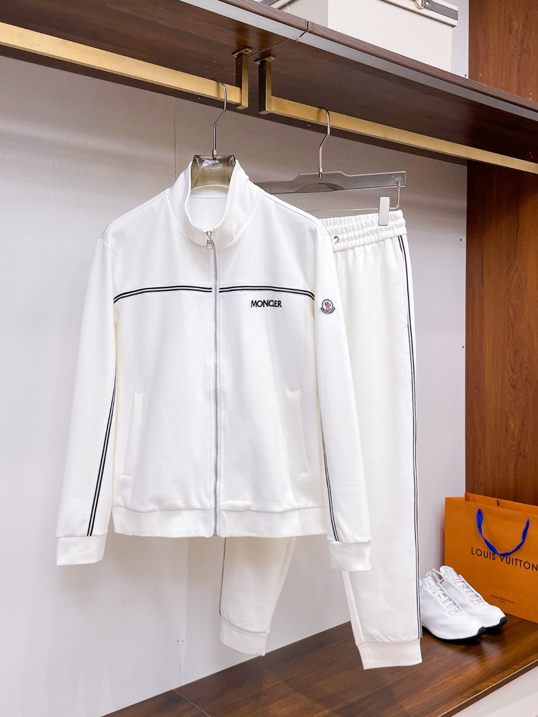 モンクレール 2024年秋冬服 スウェットセットアップ 上下服