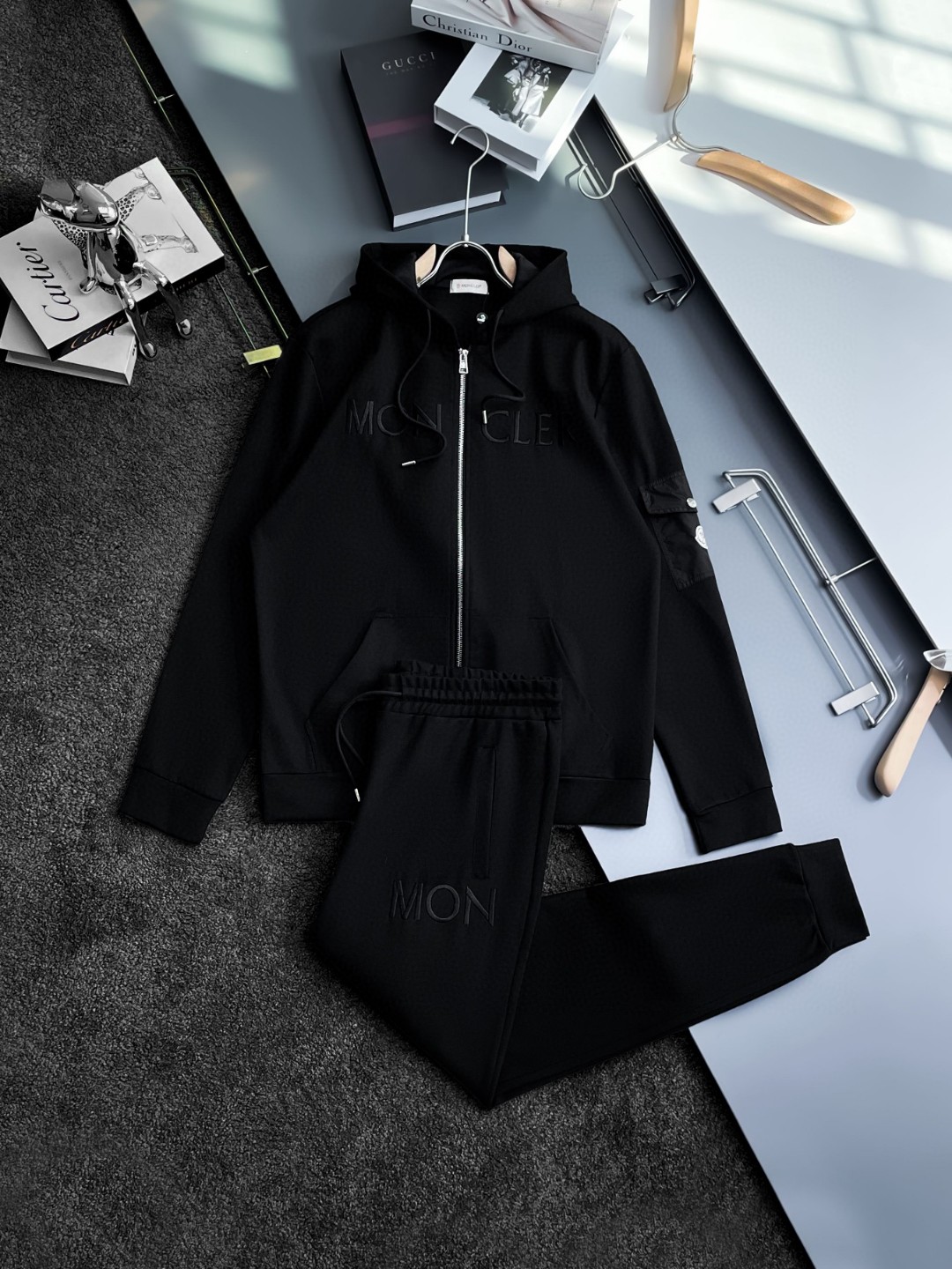 モンクレール 2024年秋冬服 スウェットセットアップ 上下服