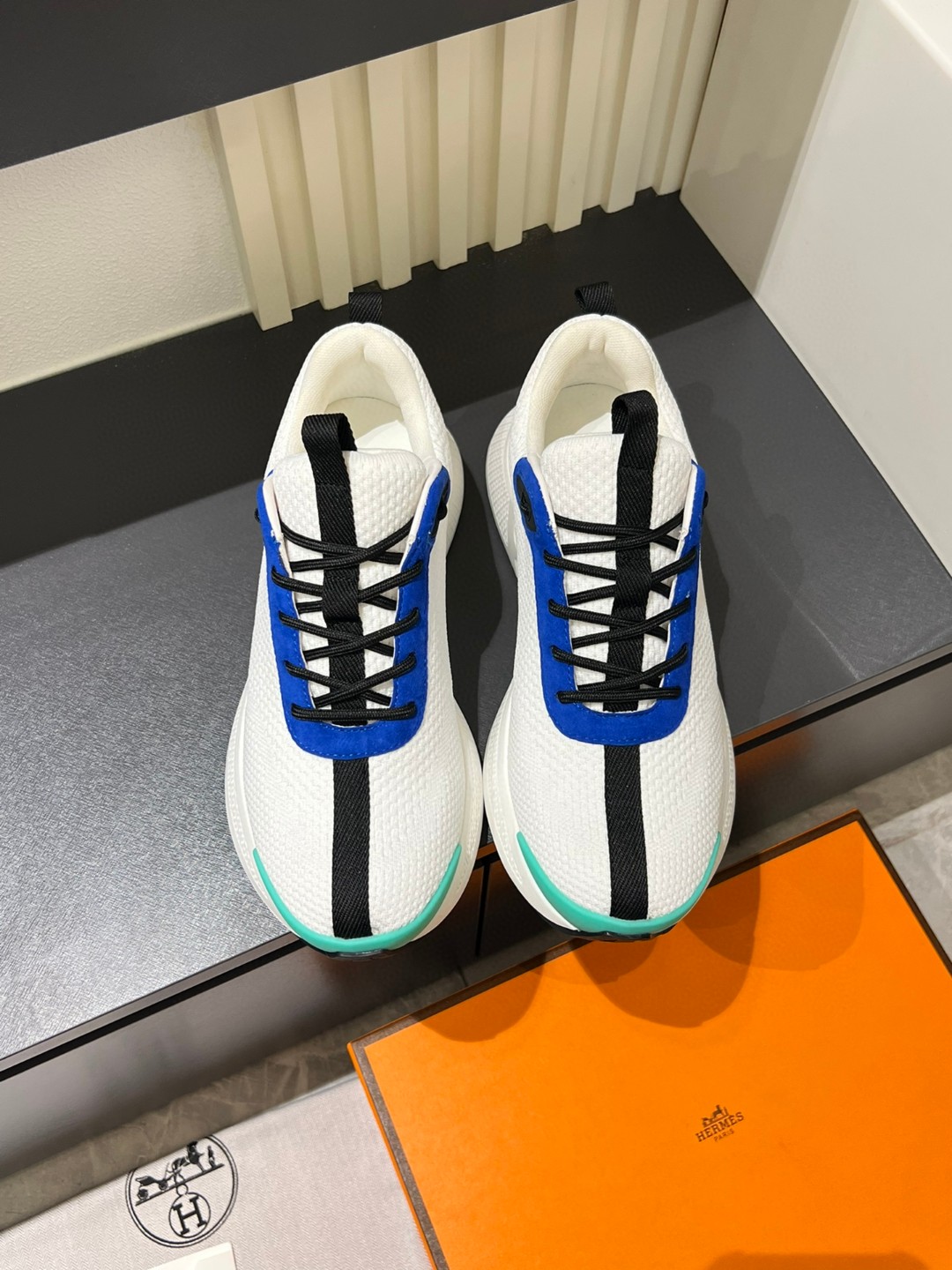 エルメス 2024 スニーカー レースアップ 恋人