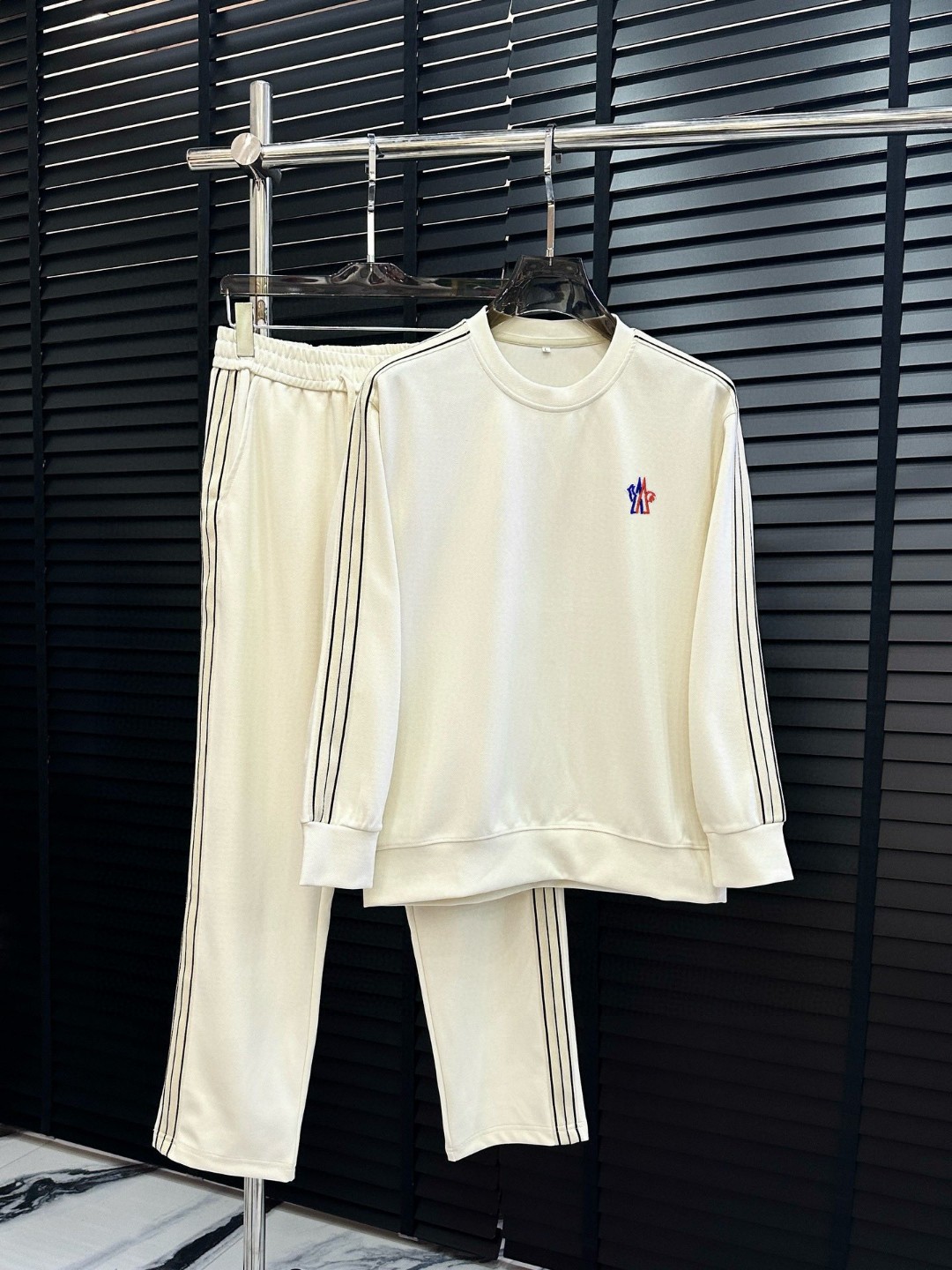 モンクレール 2024年秋冬服 スウェットセットアップ 上下服