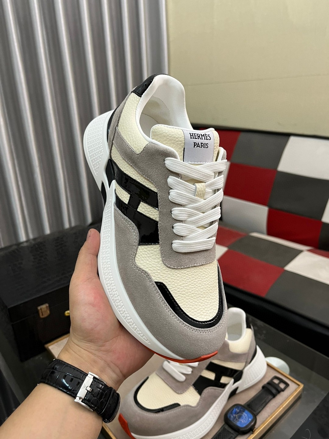 24SS 靴 エルメス スニーカ シューズ 男性