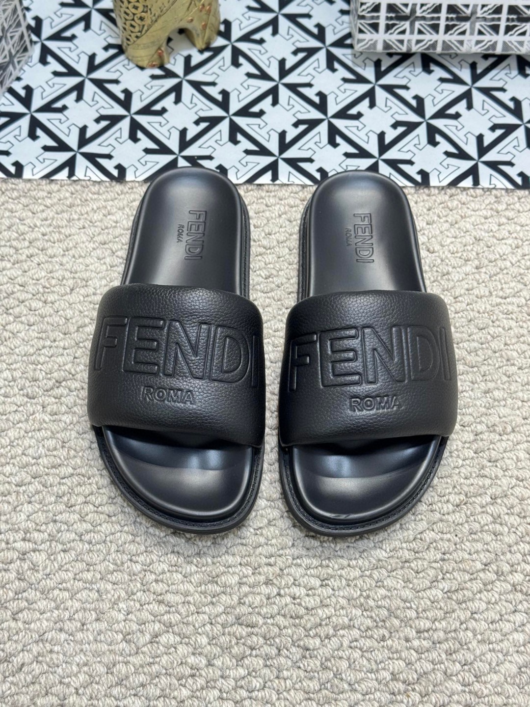 フェンディ 2024新品 靴 サンダル/ビーチサンダル