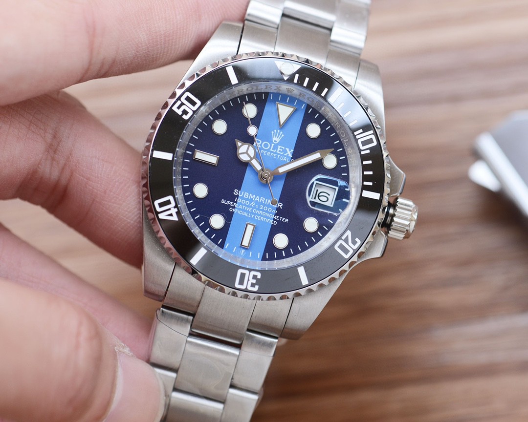 ロレックス サブマリーナSUBMARINER 改良新型 ムーブメント搭載2405