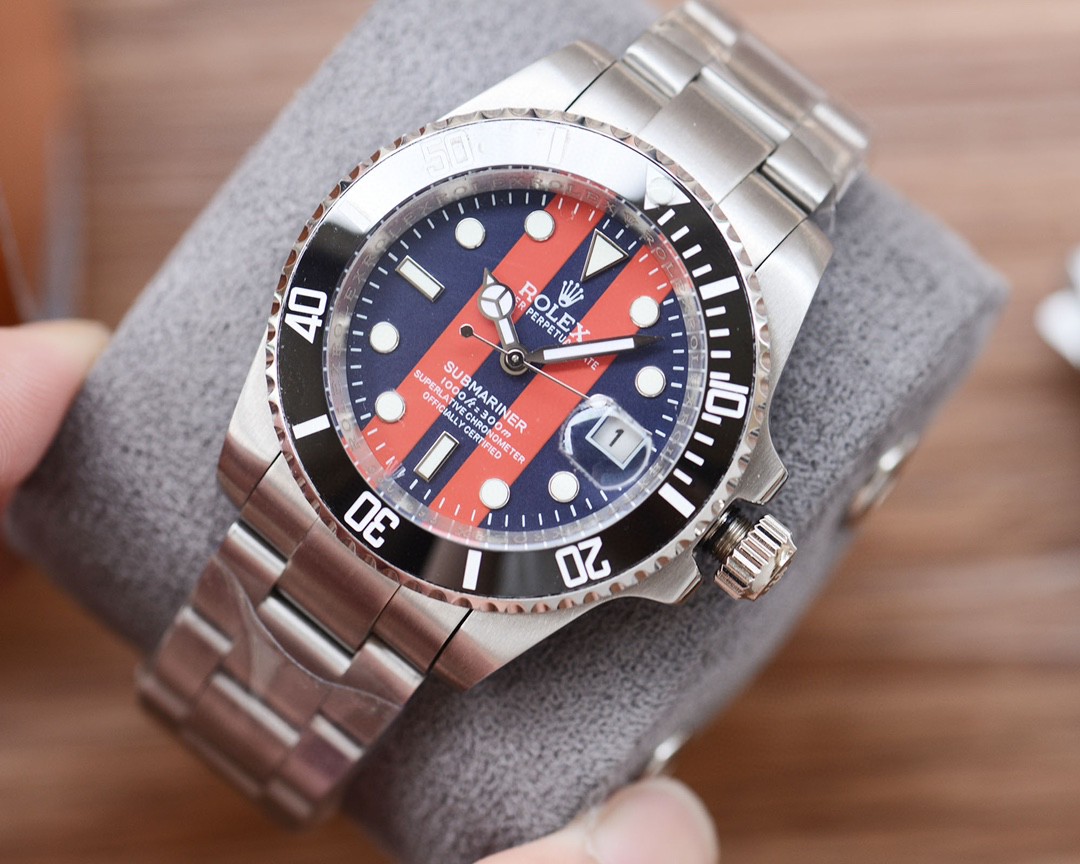 ロレックス サブマリーナSUBMARINER 改良新型 ムーブメント搭載2405