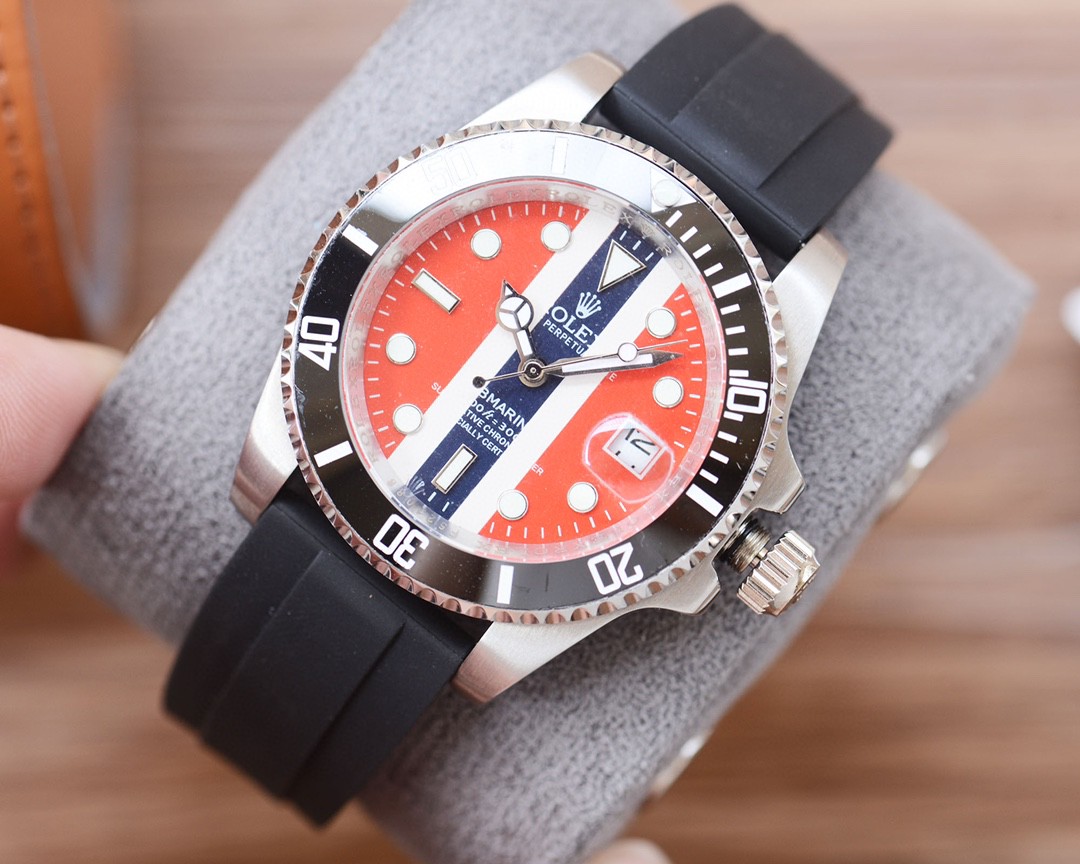ロレックス サブマリーナSUBMARINER 改良新型 ムーブメント搭載2405