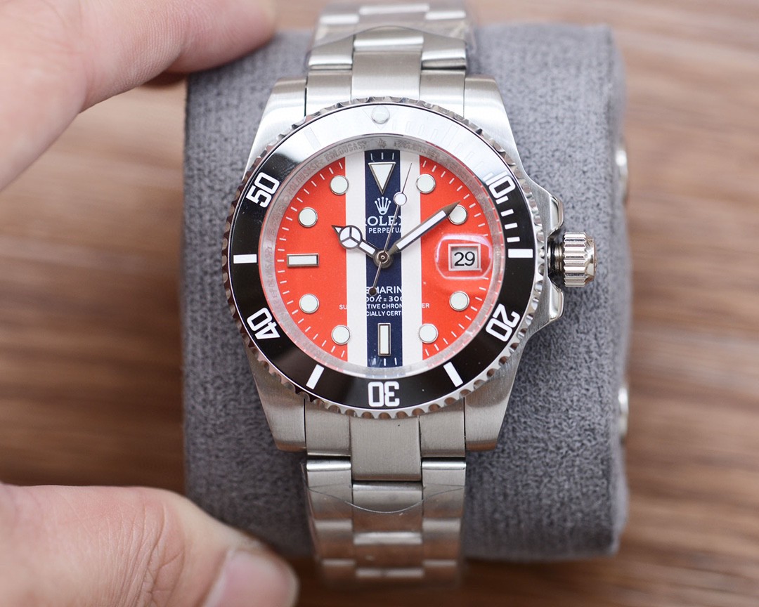 ロレックス サブマリーナSUBMARINER 改良新型 ムーブメント搭載2405