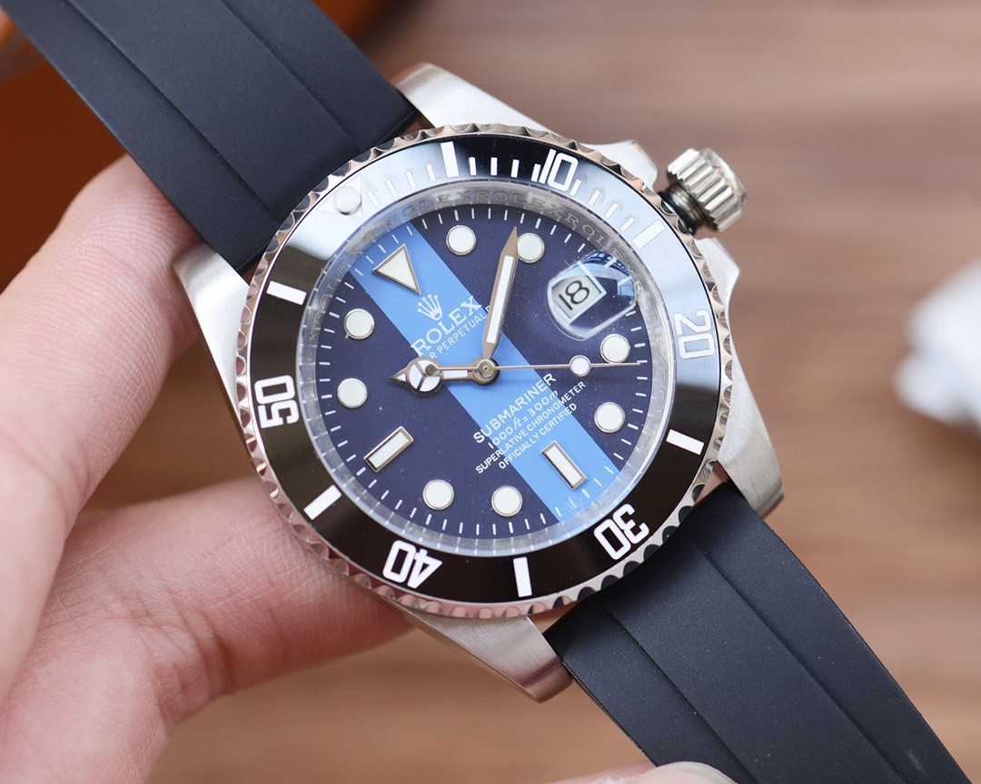 ロレックス サブマリーナSUBMARINER 改良新型 ムーブメント搭載2405