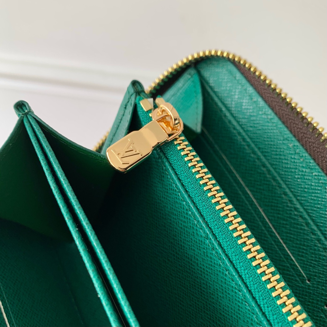 【人気】LouisVuitton ジッピー?ウォレット