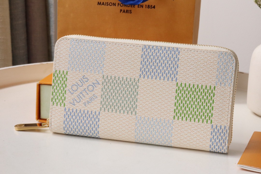 ルイヴィトン Wallet 2024 定番財布/小銭入れ 2405LVJ00