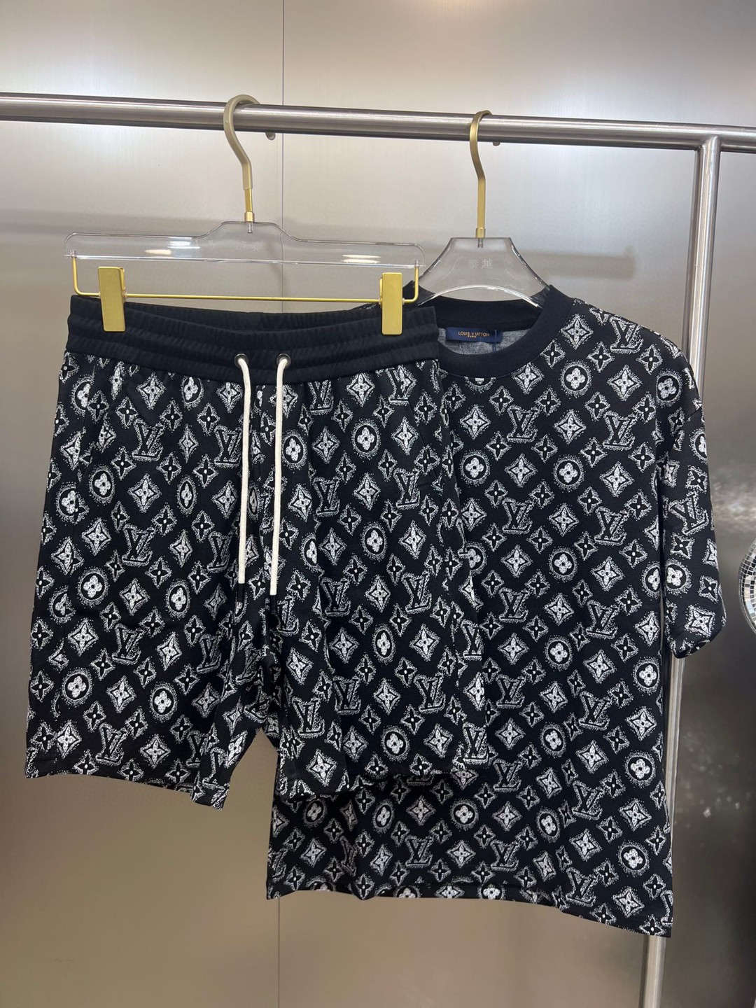 24SS ルイヴィトン スウェットセットアップ 上下服