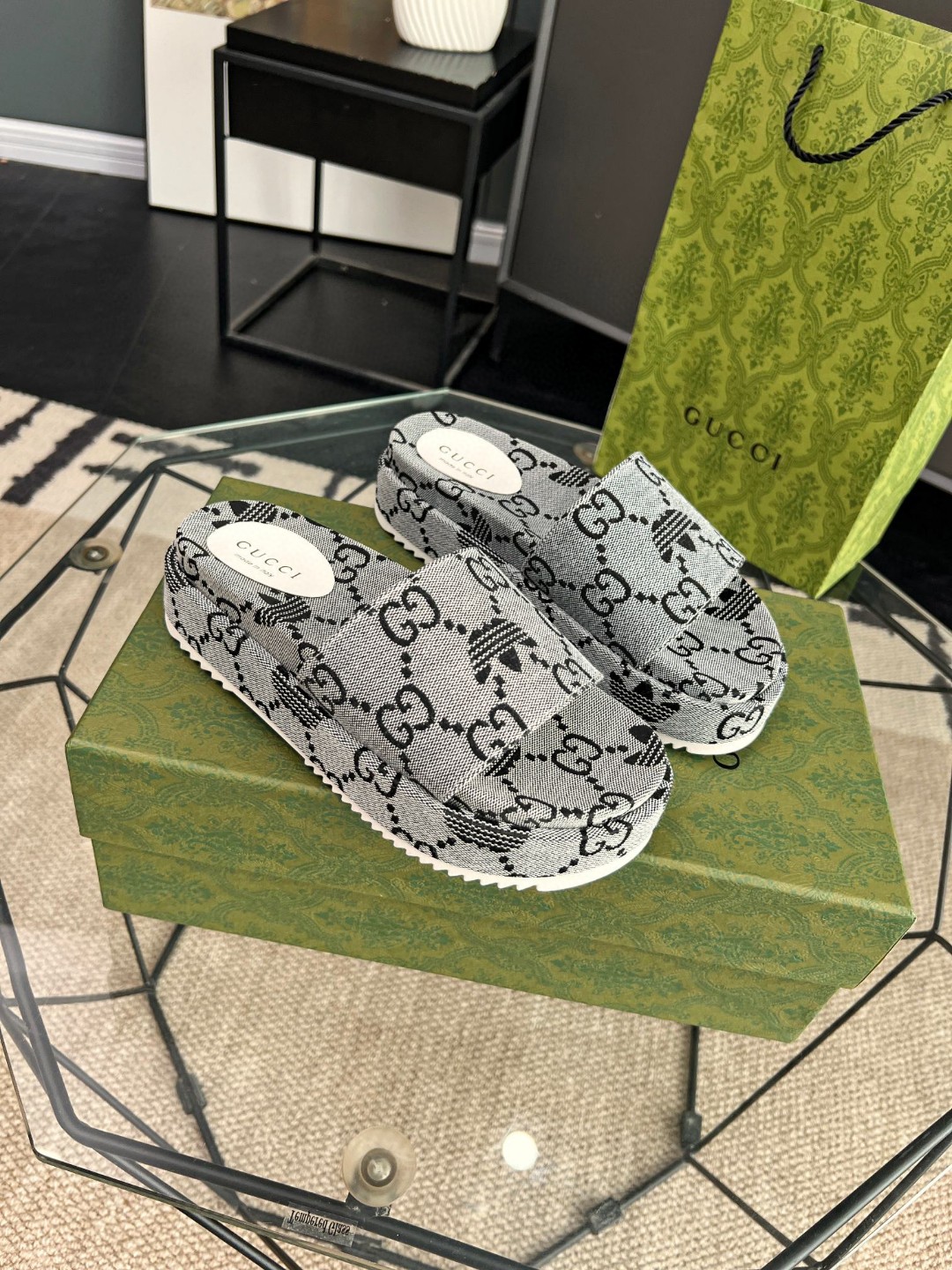 グッチ 2024新品 【靴】サンダル/ミュール 女性
