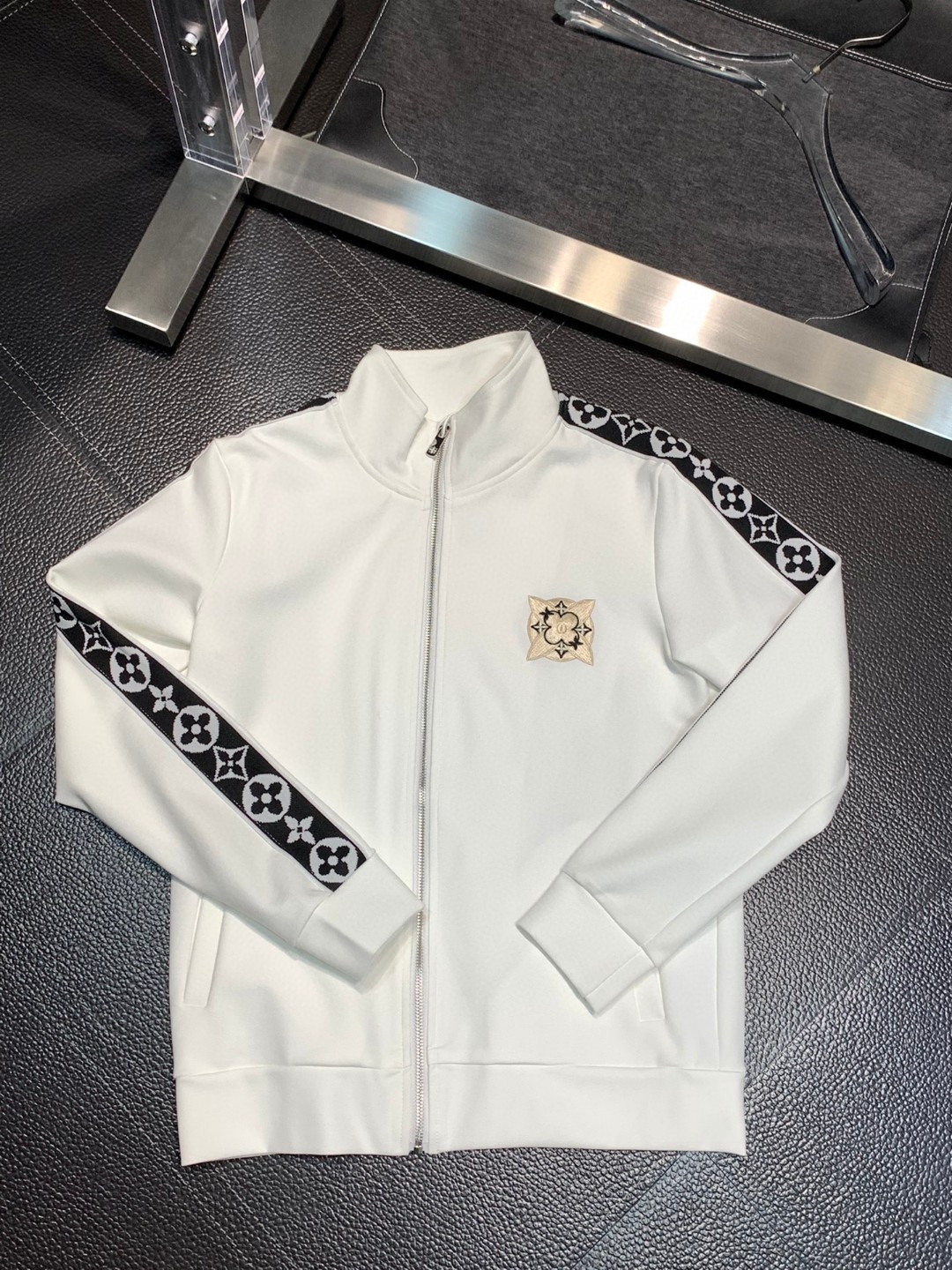 24SS ルイヴィトン スウェットセットアップ 上下服
