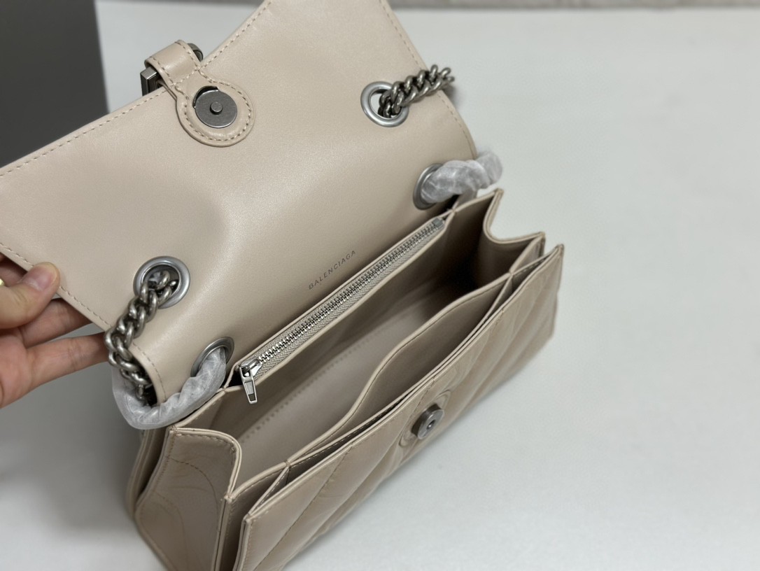 新品 バレンシアガ Crush 25cm チェーンショルダーバッグ