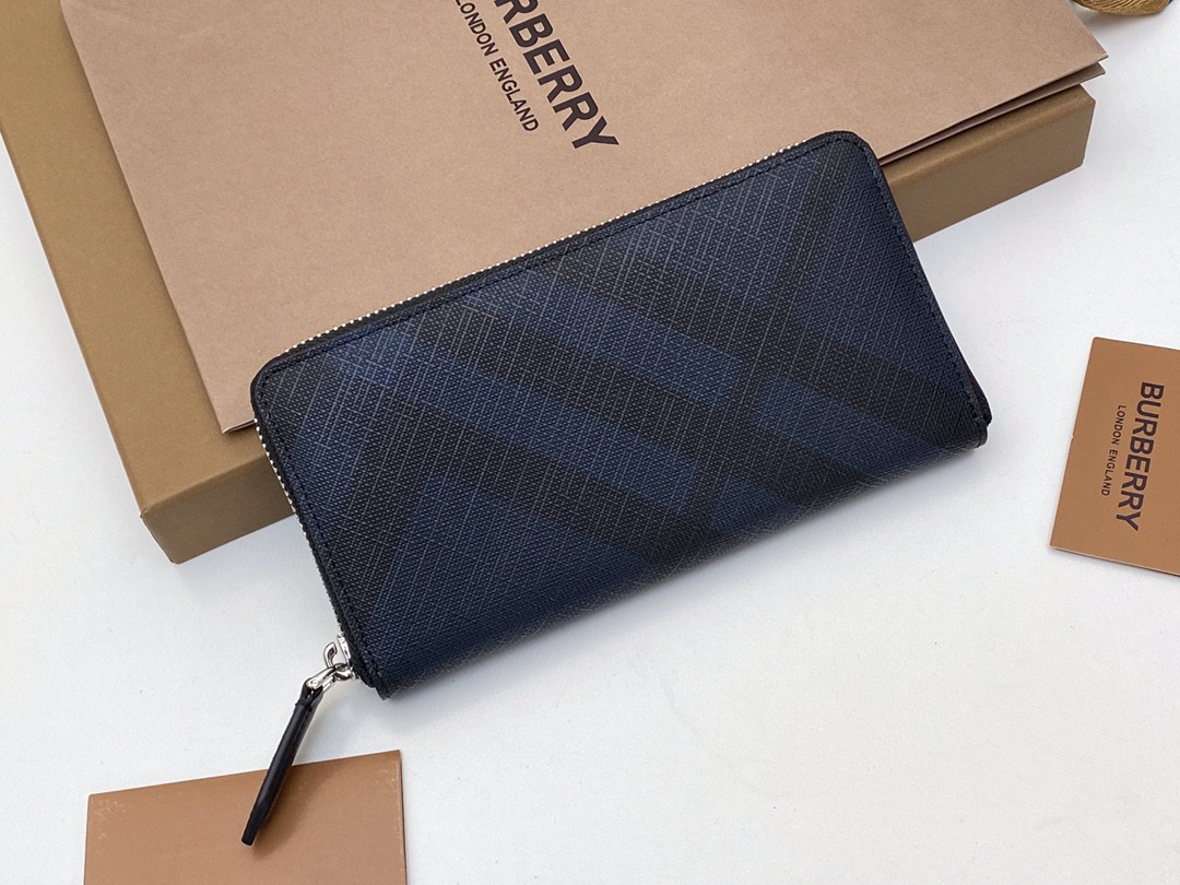 バーバリー 新作続々入荷中 L字ファスナー長財布