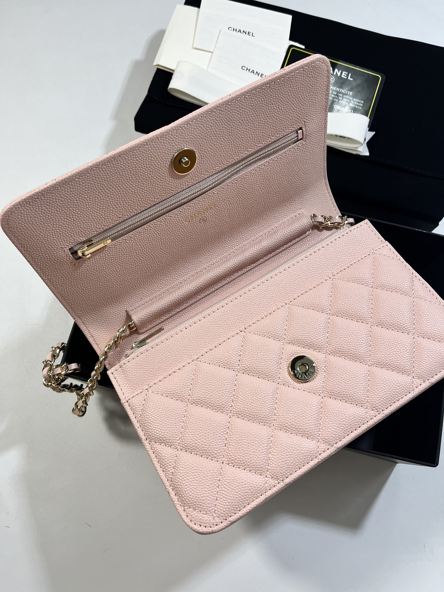 シャネル 超激安販売 19cm チェーンショルダーバッグ 2305
