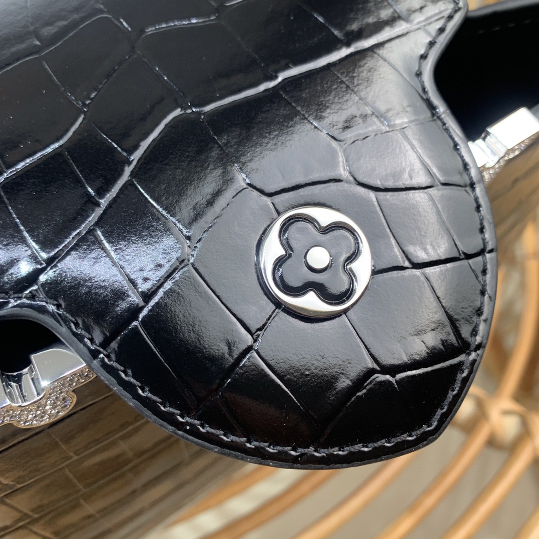 ルイヴィトン 高品質 Capucines 27cm 2WAY ハンドバッグ 2304HSJ