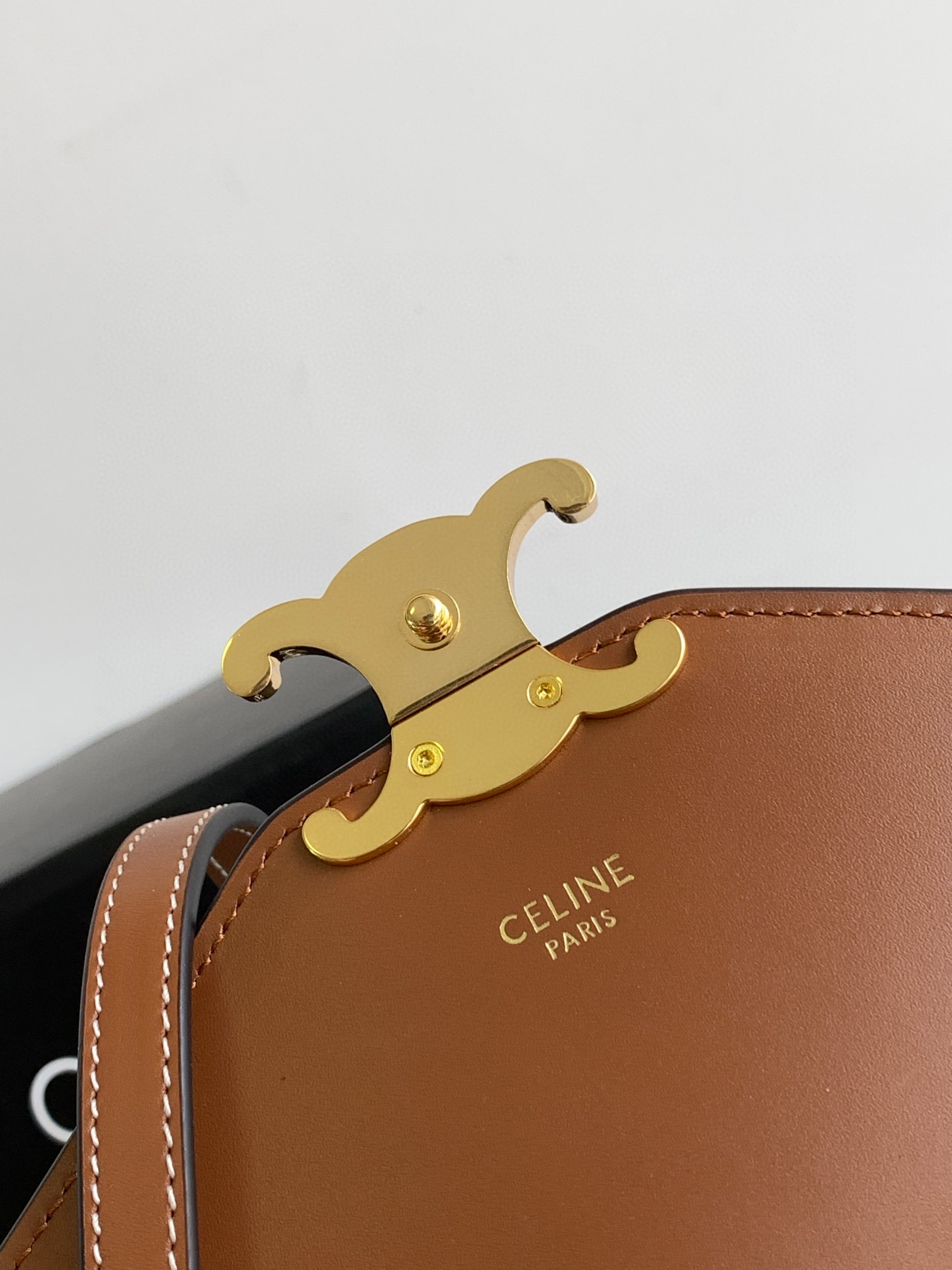 セリーヌ 高品質 Enveloppe Triomphe メッセンジャーバッグ