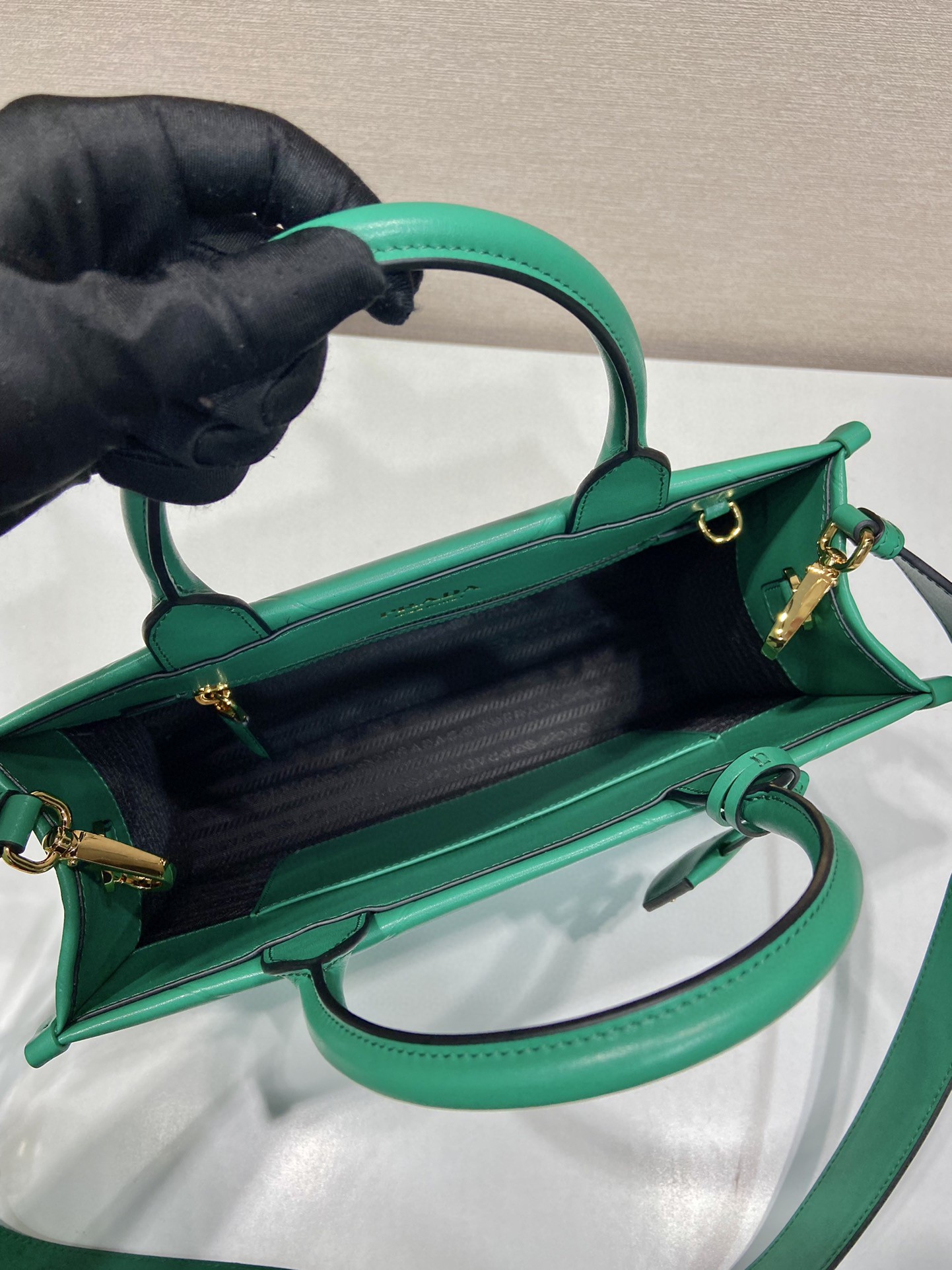 プラダ Super品30cm Tote 2WAY ハンド【バッグ 鞄 カバン】 23041913