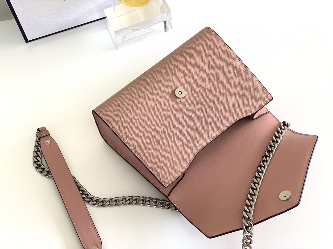 プラダ 超美品 Saffiano 21cm チェーンショルダーバッグ 2304
