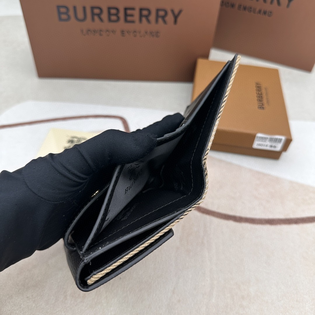 バーバリー 新品値下受付 短財布/二つ折り財布